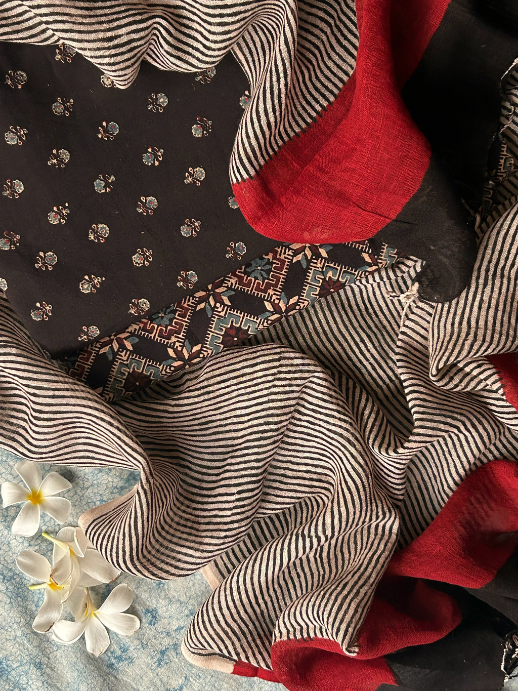 Avani - Natural Dyes Handblock Ajrakh Cotton and Linen Dupatta Set