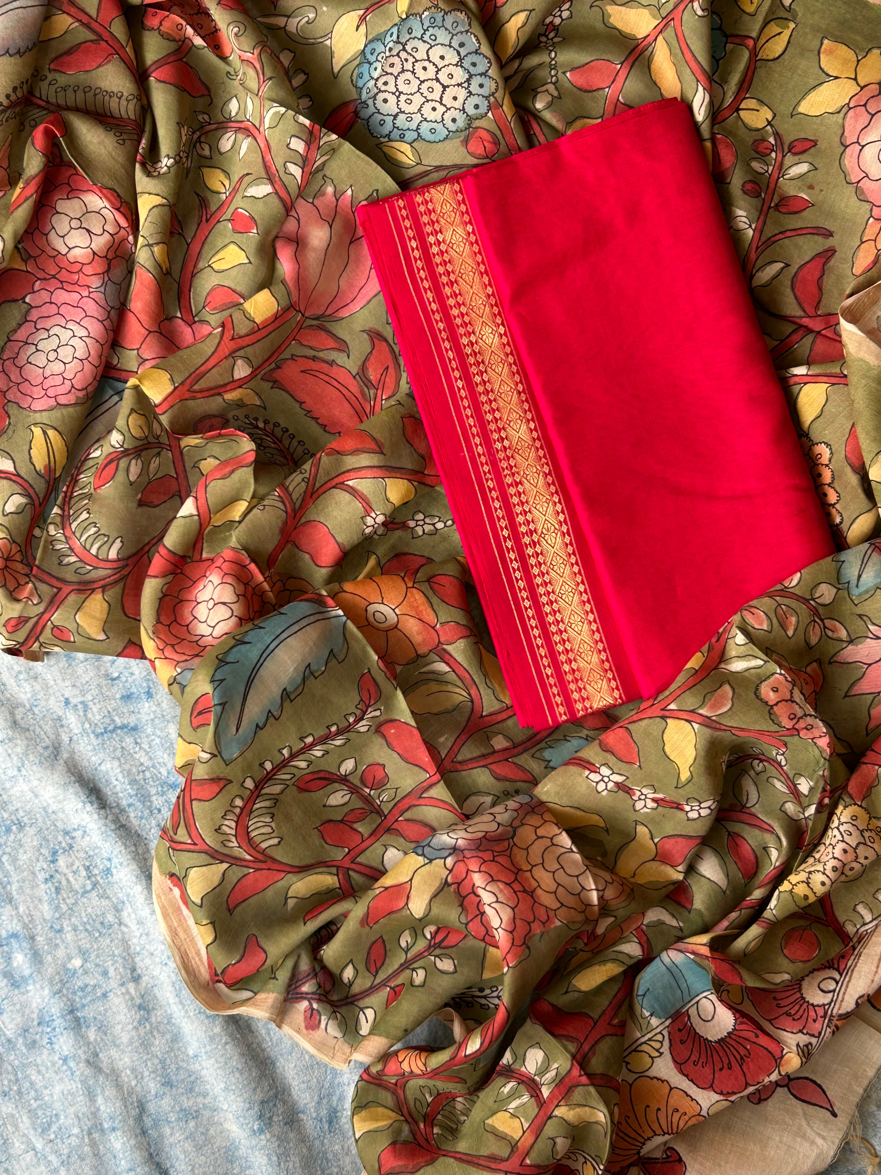 Apsara - Handwoven Hand-drawn Handpainted Pen Kalamkari Kurta Dupatta Set