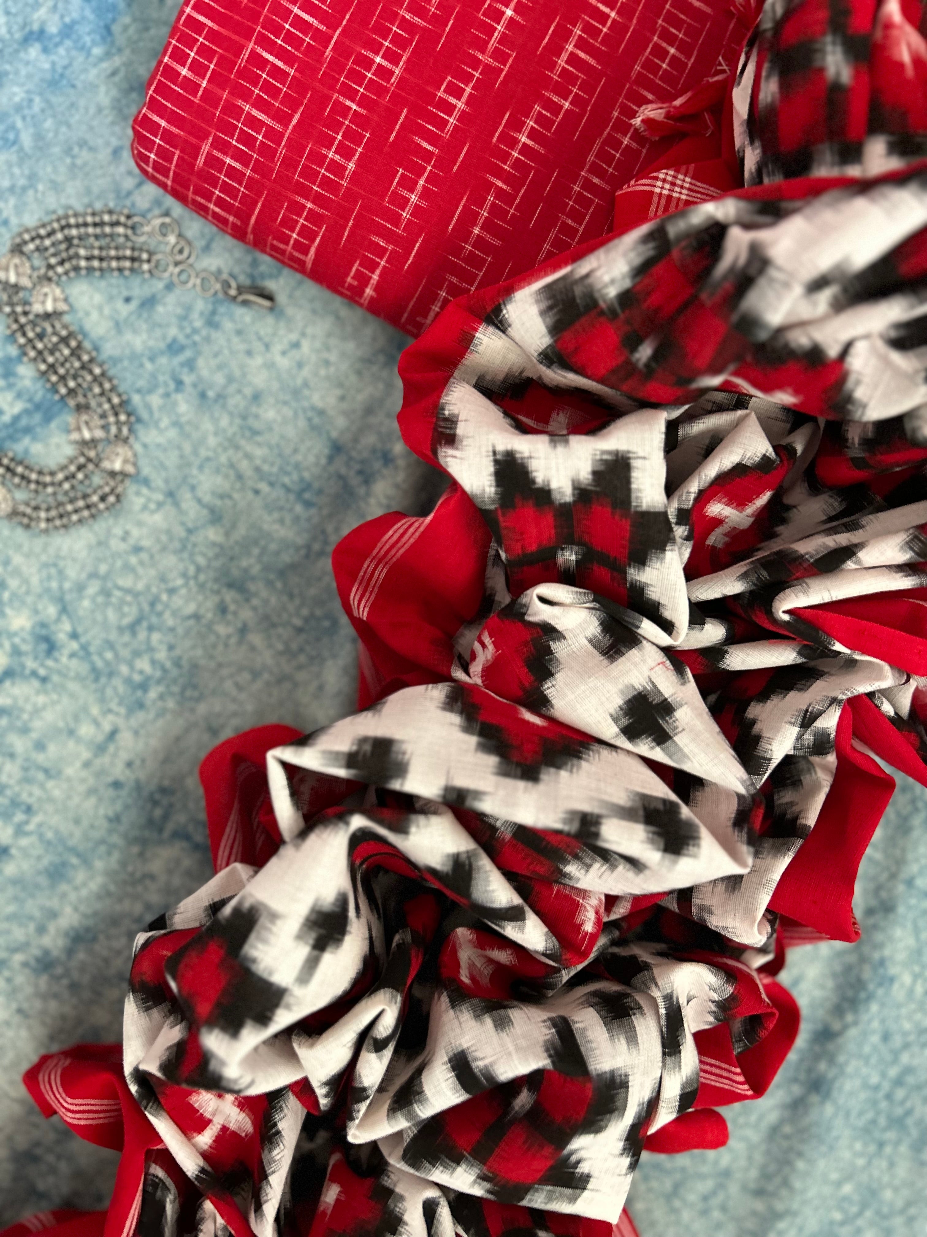 Handwoven Ikat Kurta Telia Dupatta Set