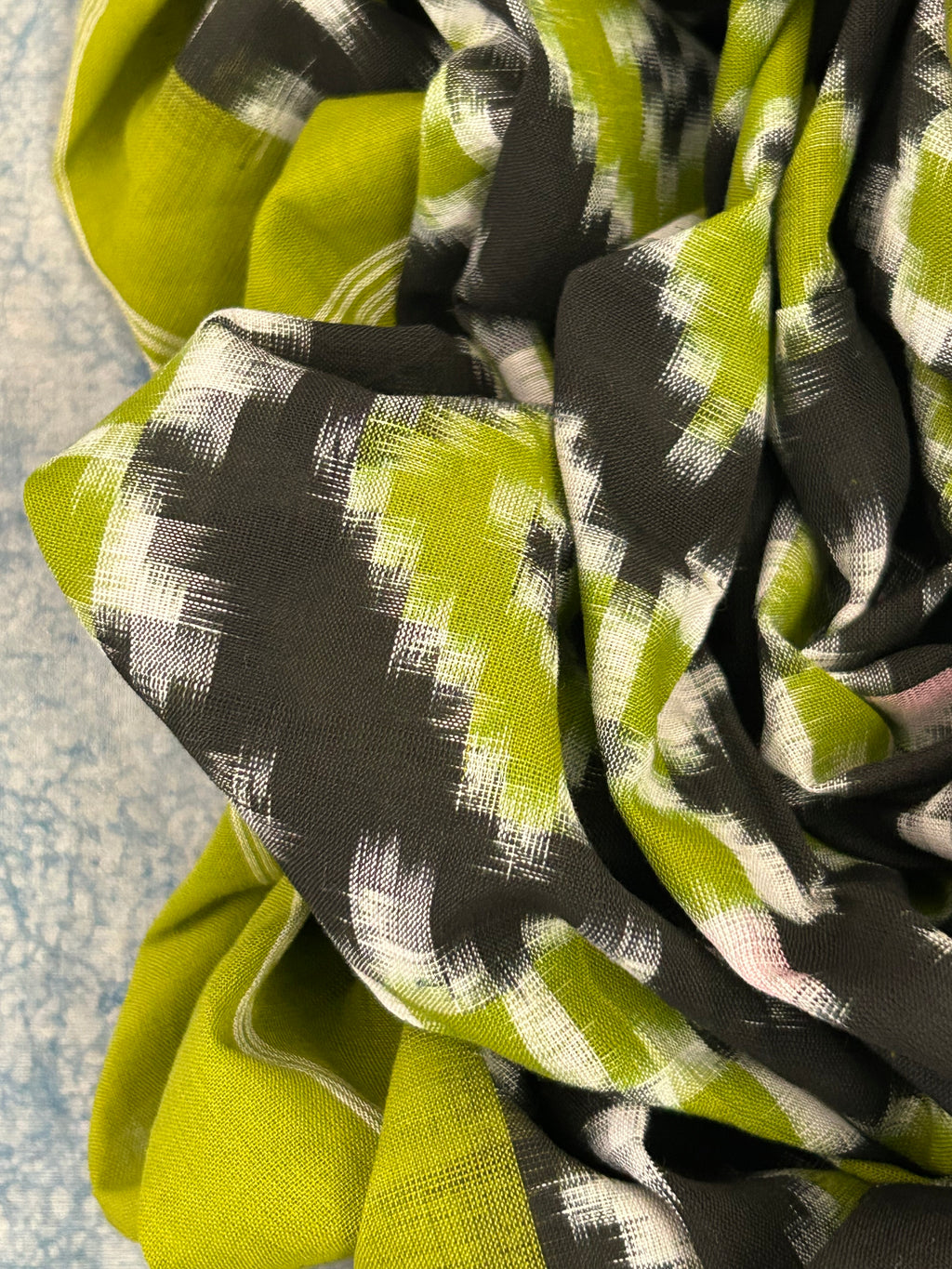 Handwoven Ikat Kurta Telia Dupatta Set