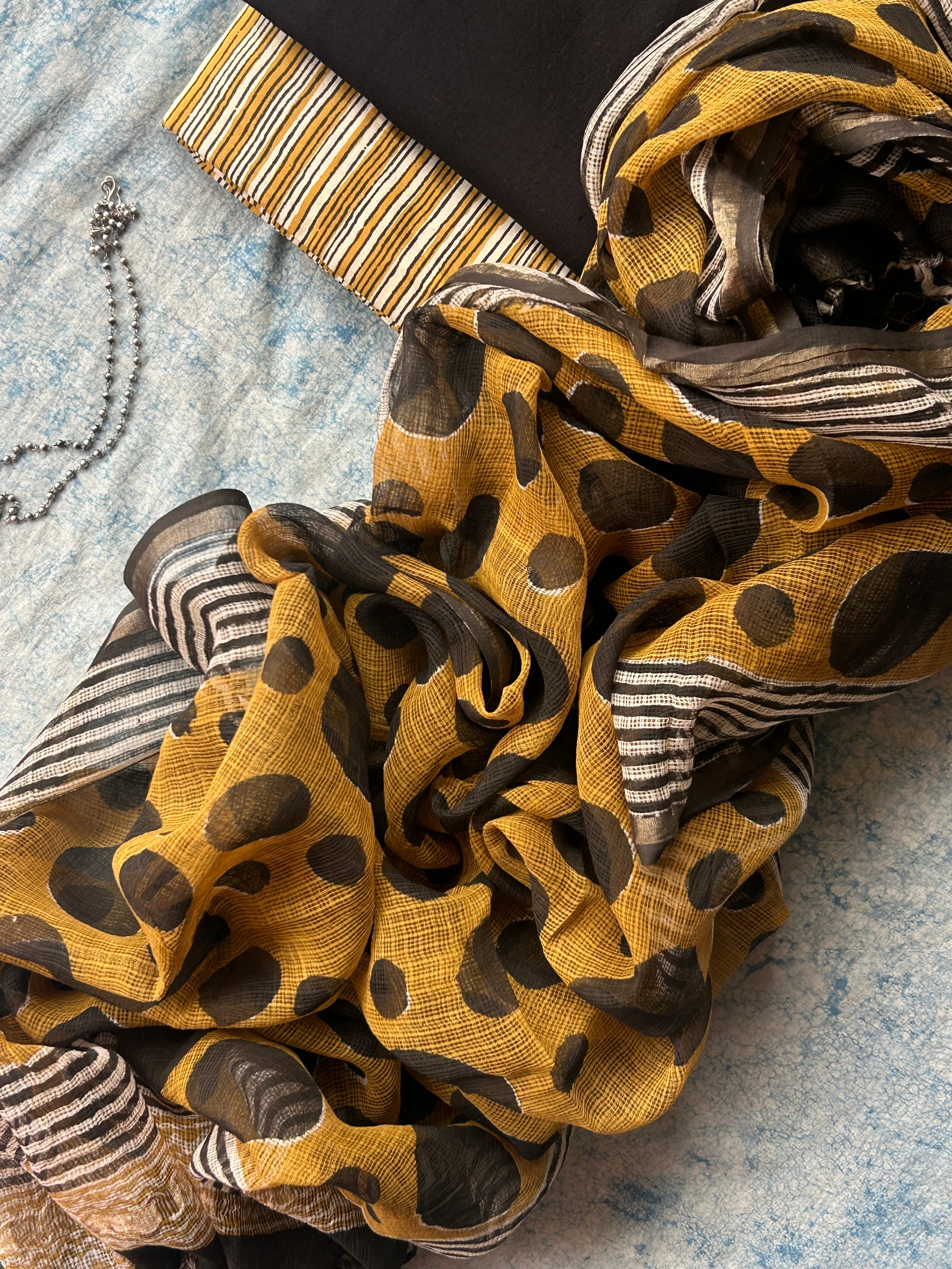 Peet - Handcrafted Cotton Suit Set