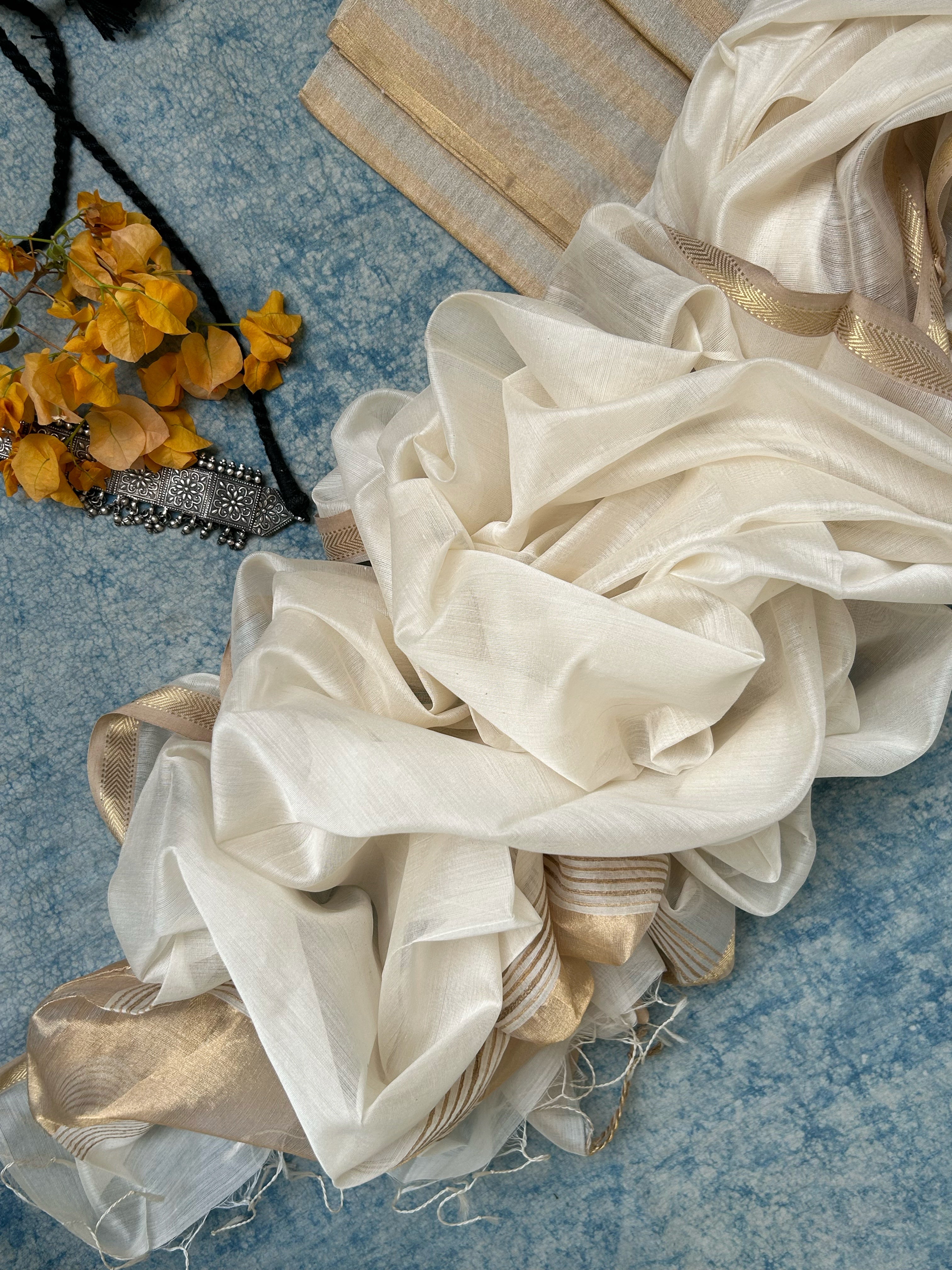 Handwoven Maheshwari Kurta Dupatta Set - Ivory and Gold