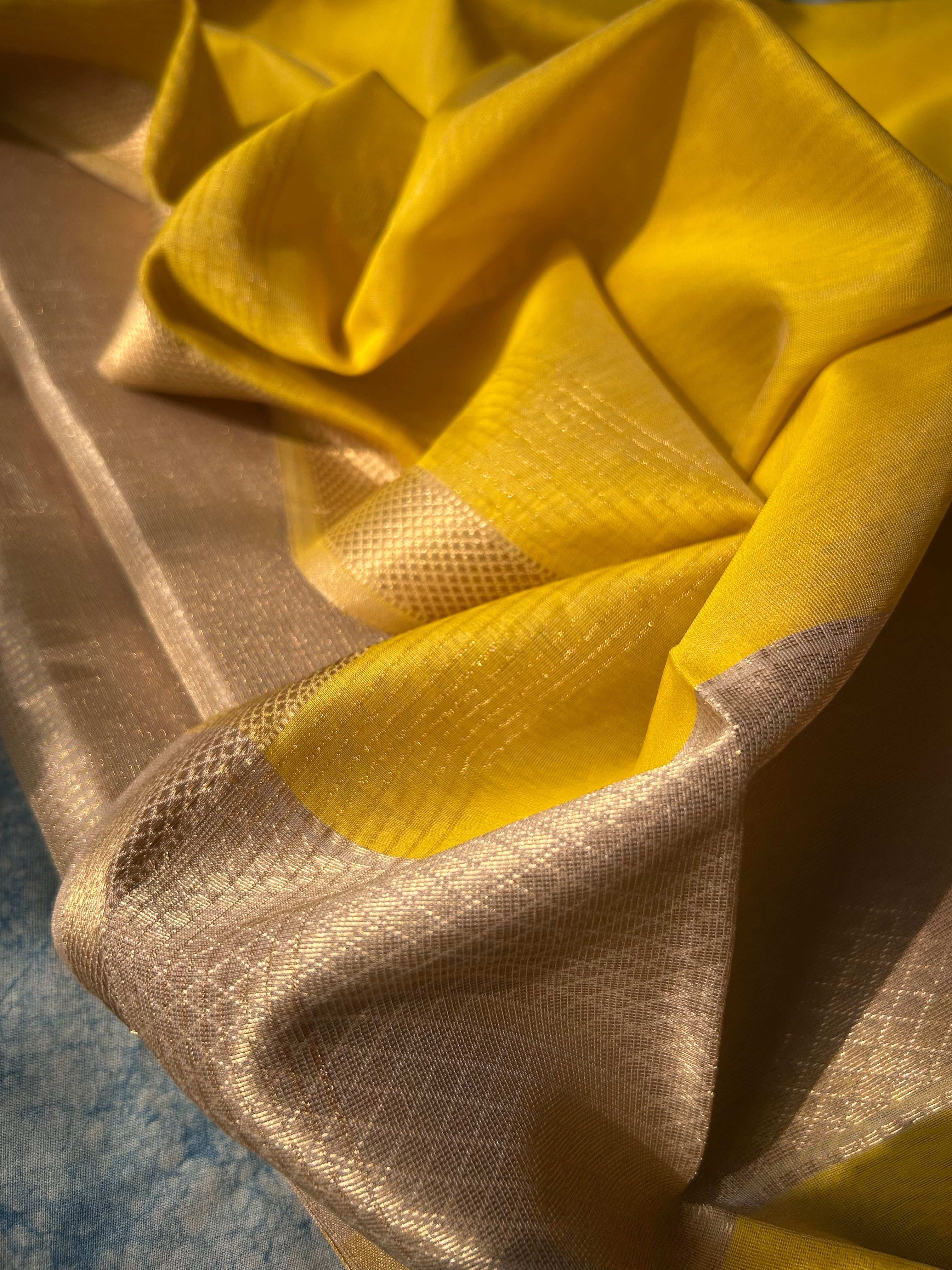 Handwoven Maheshwari Tissue Kurta Dupatta Set -Gold & SunshinE Yellow