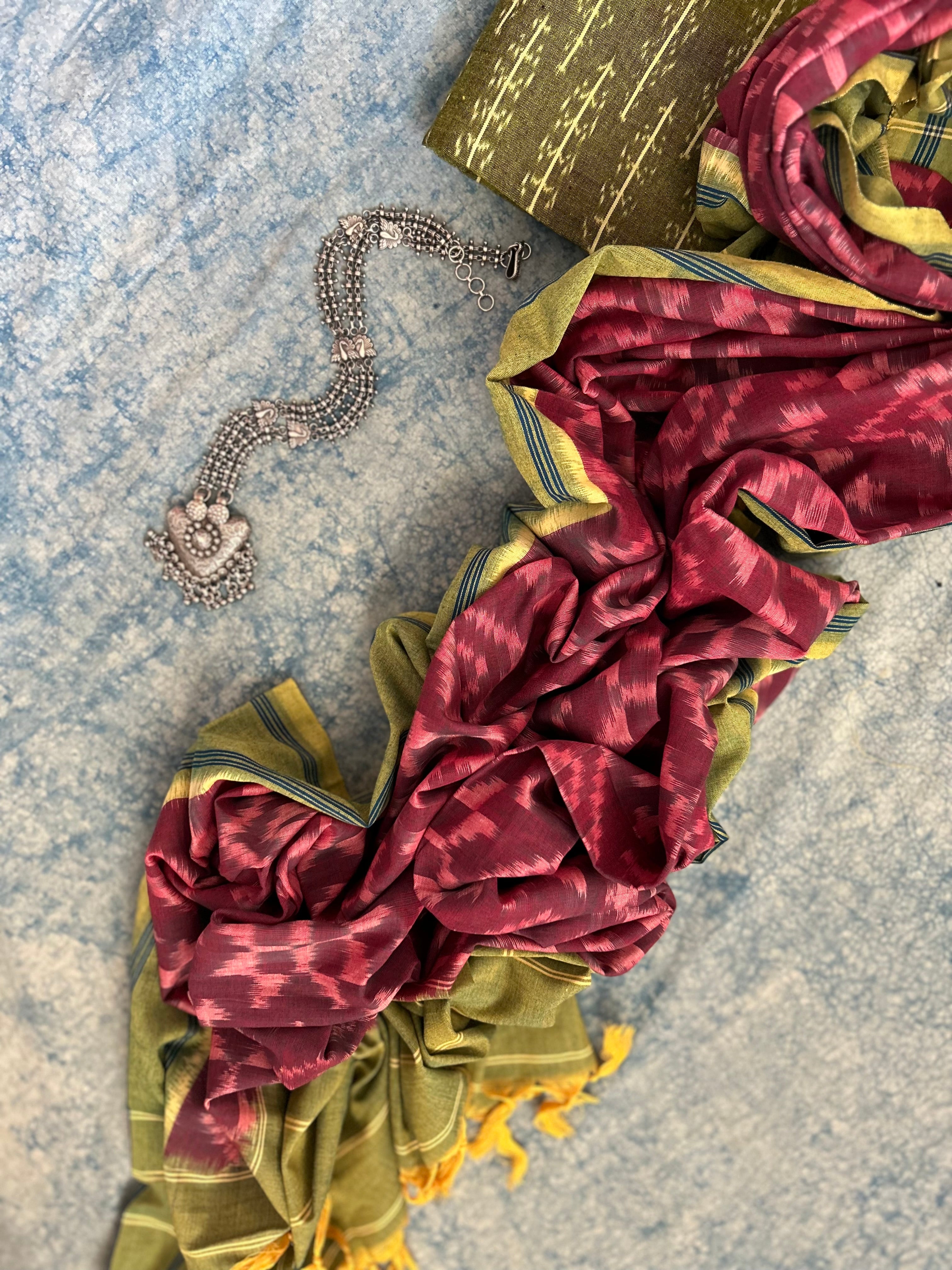 Handwoven Ikat Kurta Telia Dupatta Set