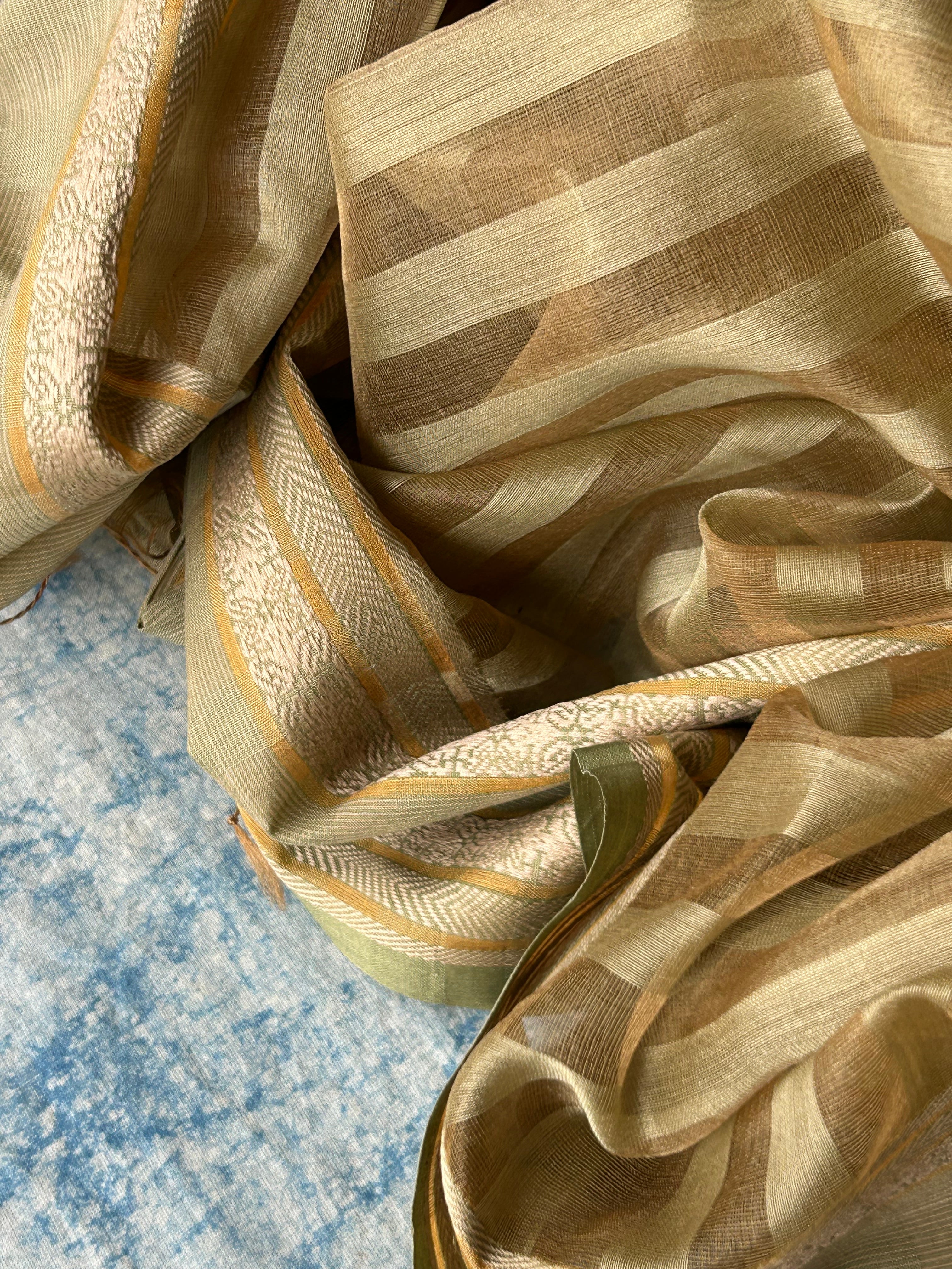 Noor - Handwoven Maheshwari Kurta Dupatta Set