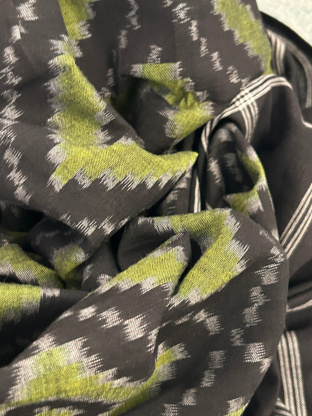 Handwoven Ikat Kurta Telia Dupatta Set