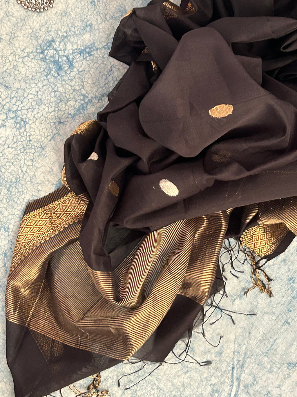 Handwoven Maheshwari Kurta Dupatta Set - Black & Gold