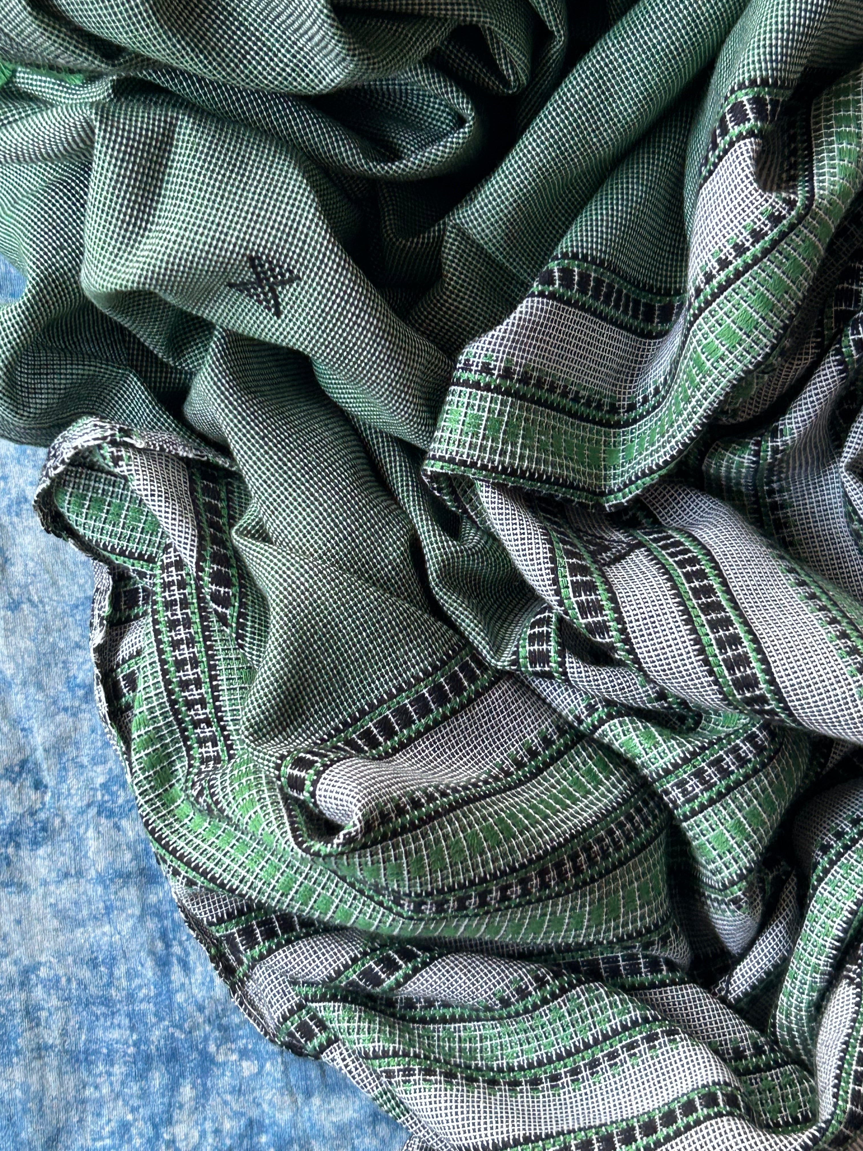 Sharvari - Handwoven Bhujodi Set