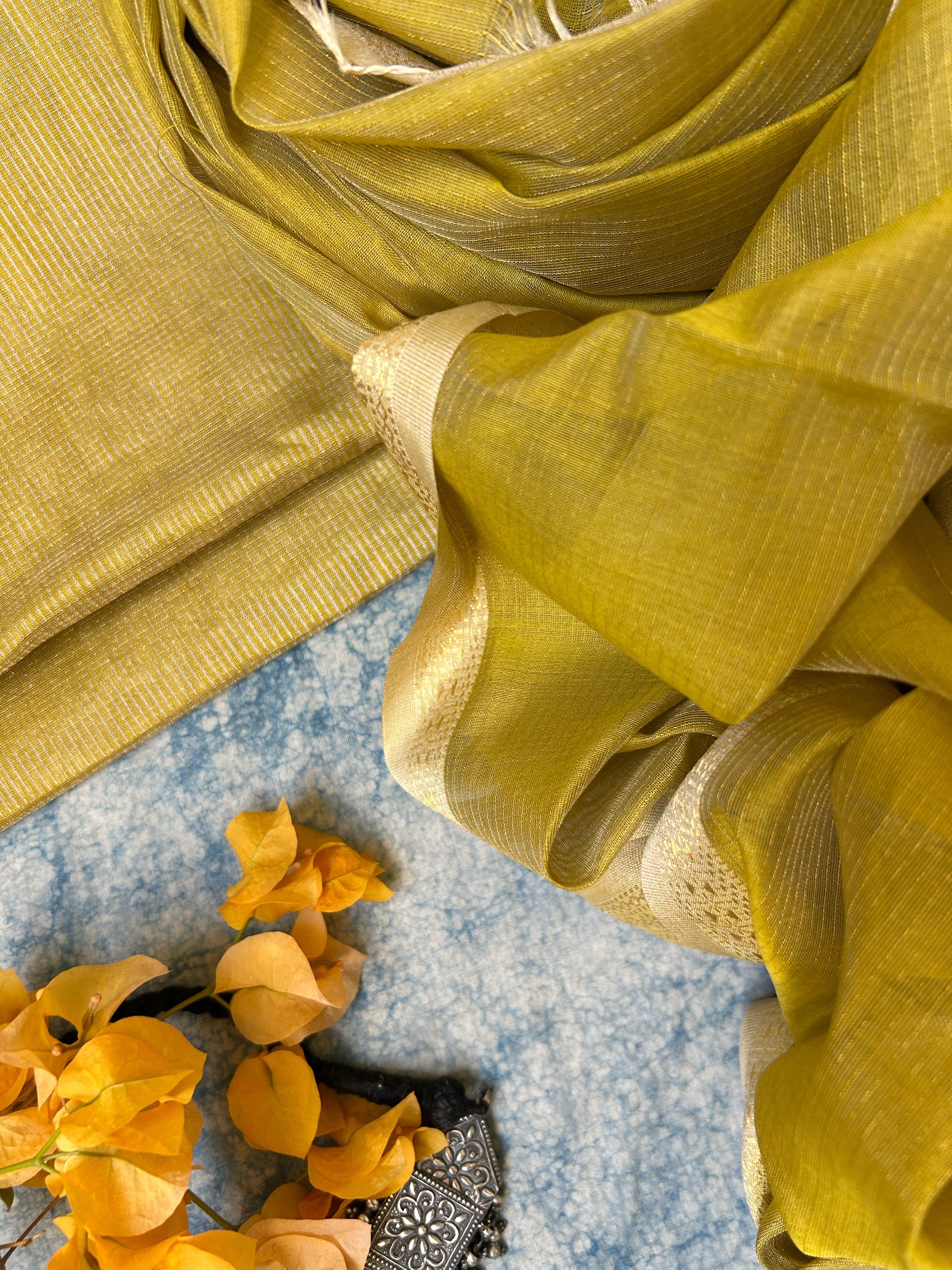 Handwoven Maheshwari Kurta Dupatta Set - Antique Lime Yellow Gold