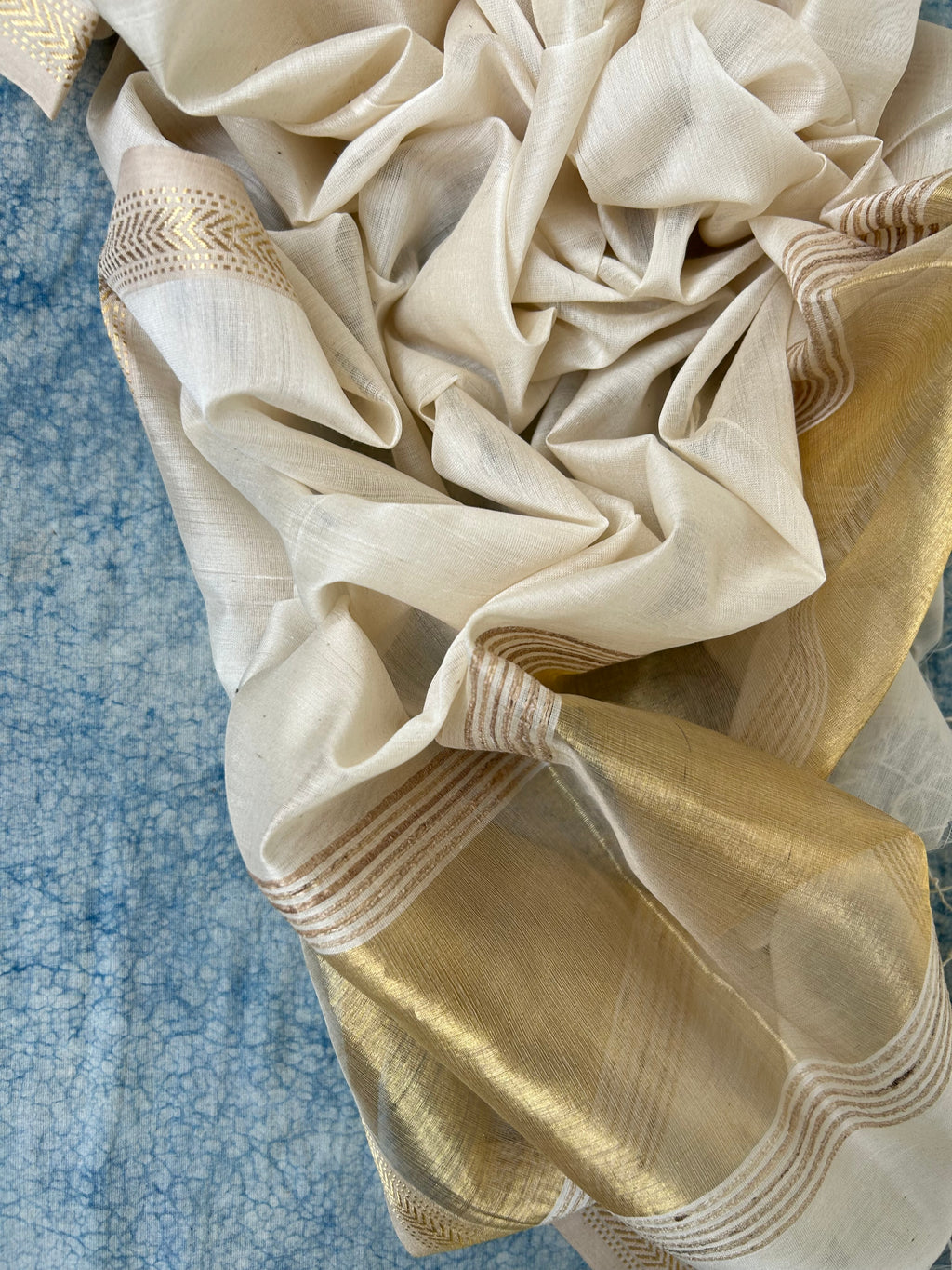 Handwoven Maheshwari Kurta Dupatta Set - Ivory and Gold