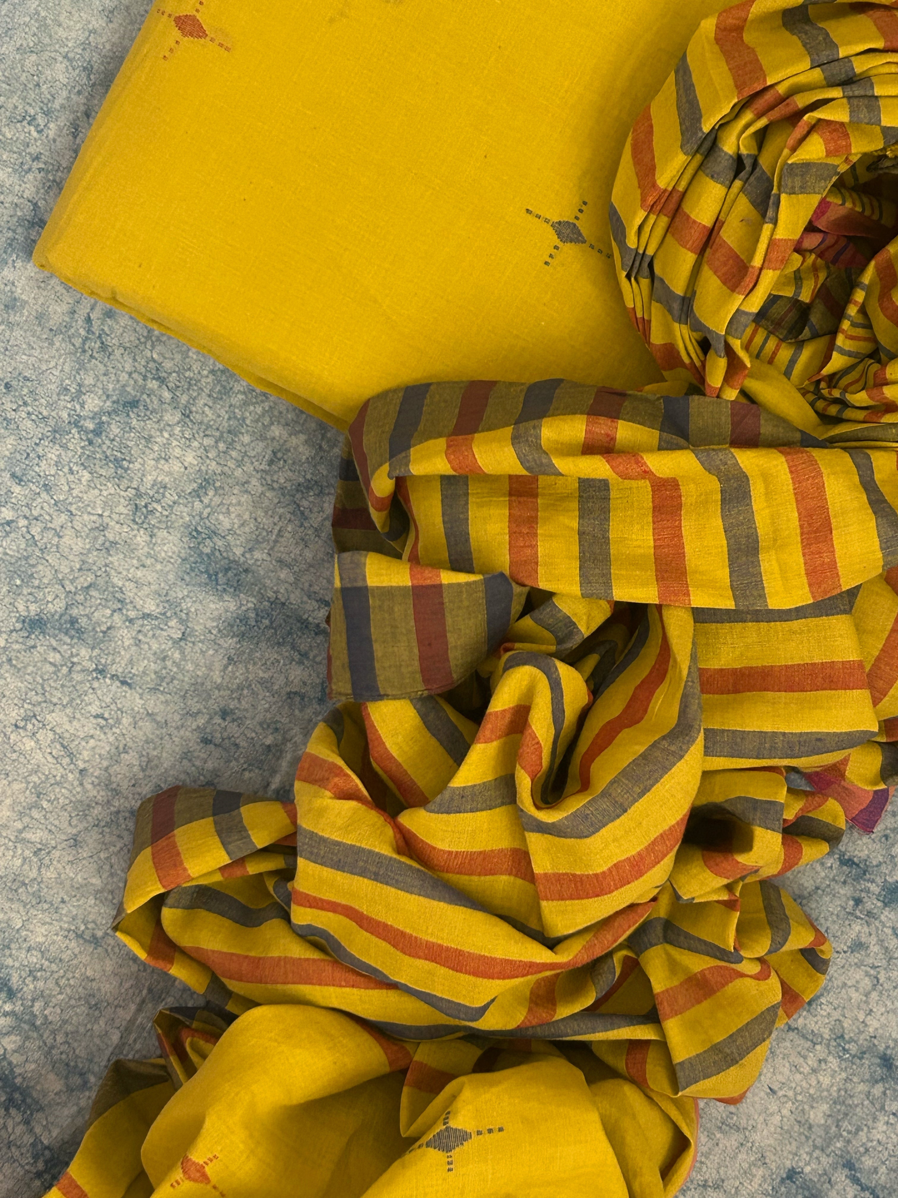 Genda Phool  - Handwoven Bengal Jamdani Kurta Dupatta set