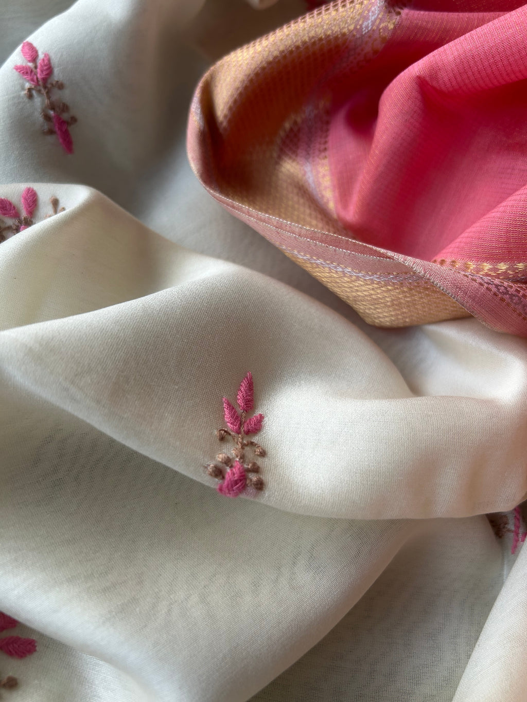 Handwoven Chikankari Work Maheshwari Set