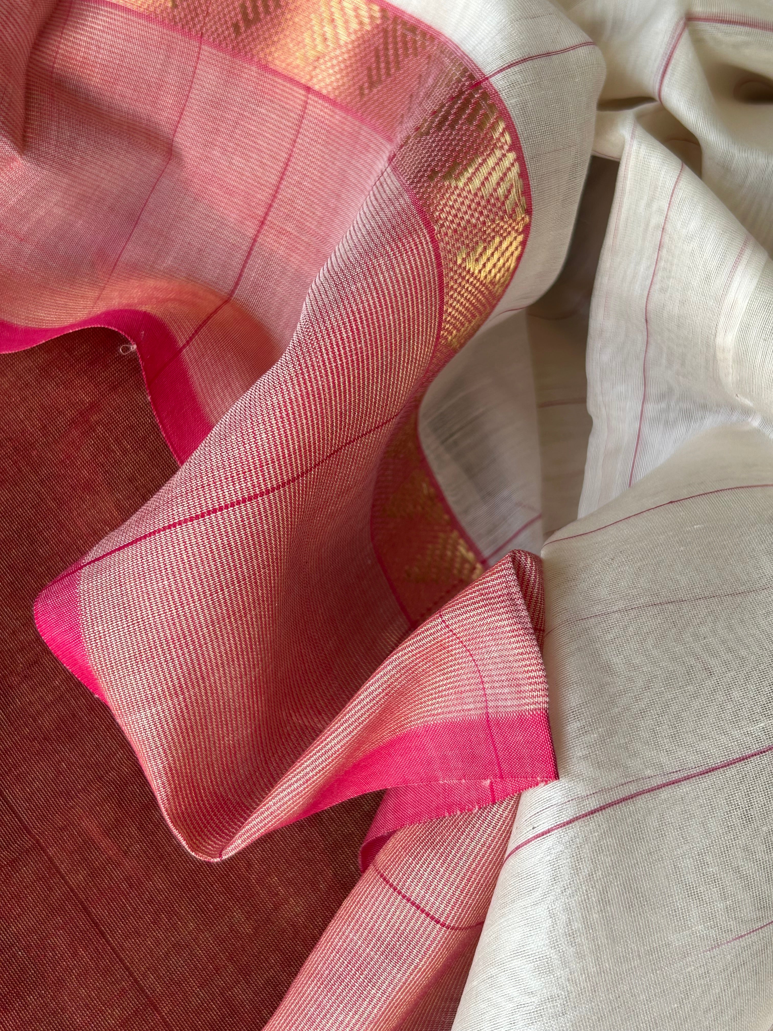 Handwoven Maheshwari Kurta Dupatta Set - Red & Ivory