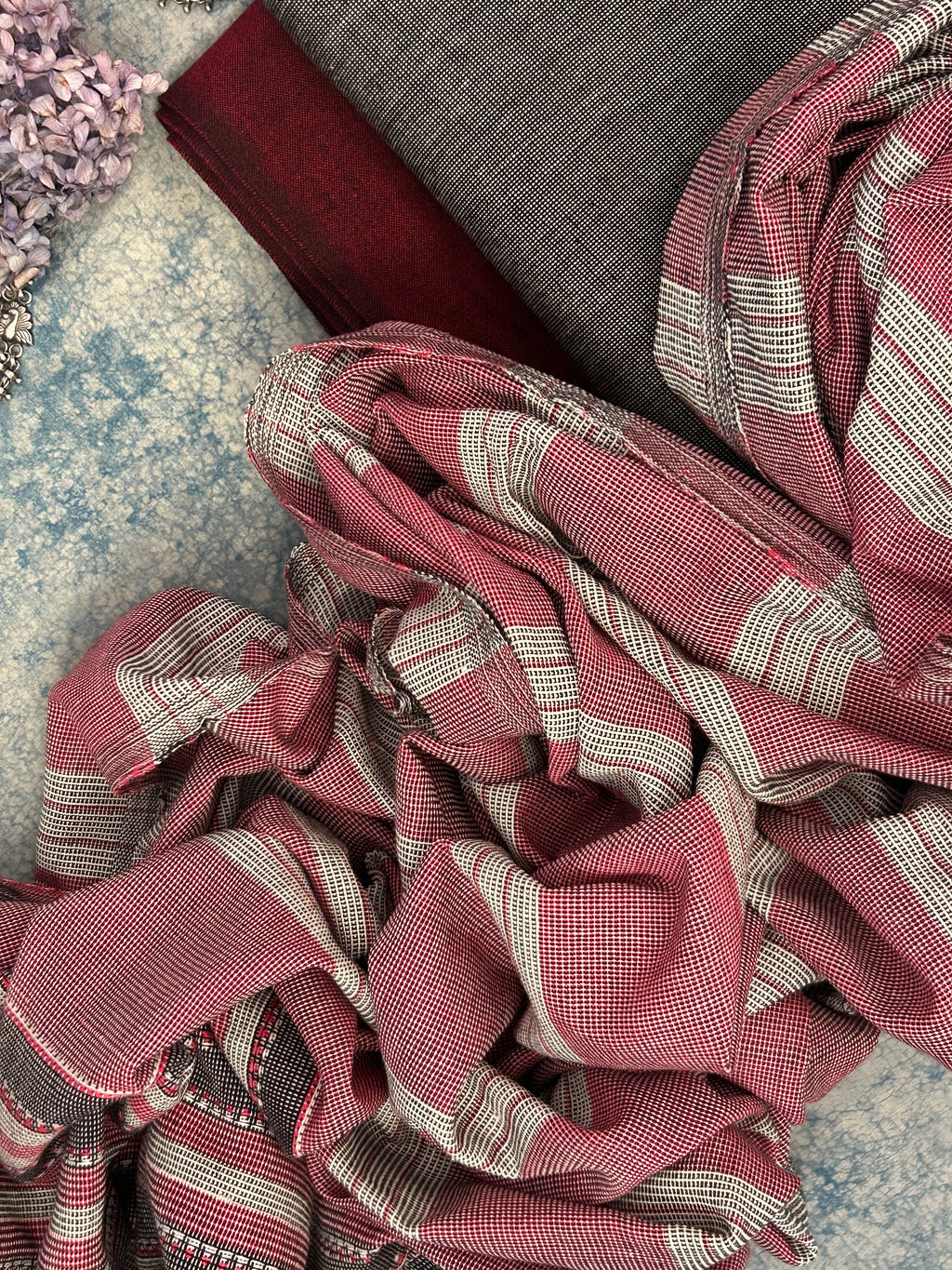 Handwoven Bhujodi Set - Black and Maroon