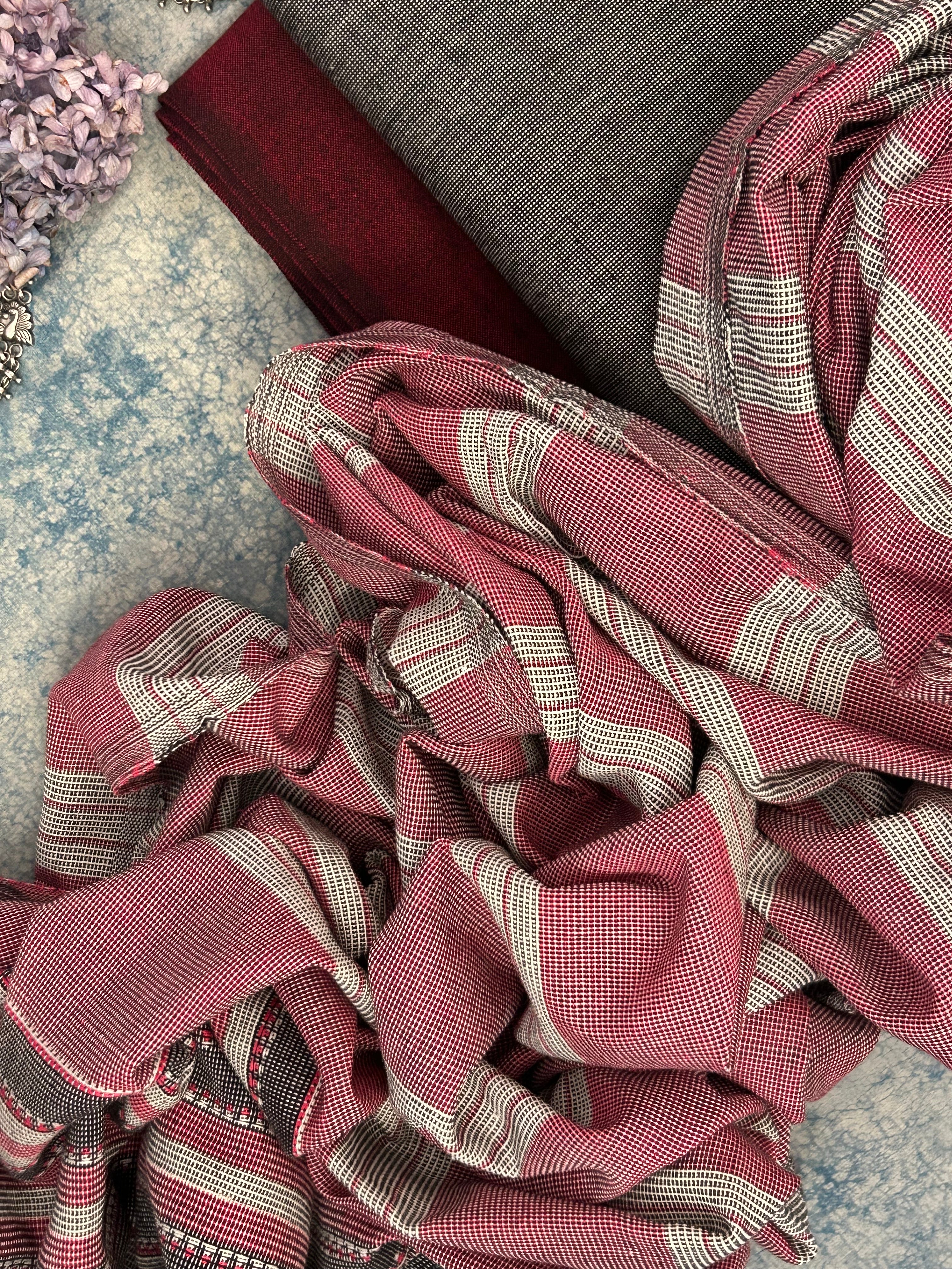 Handwoven Bhujodi Set - Black and Maroon