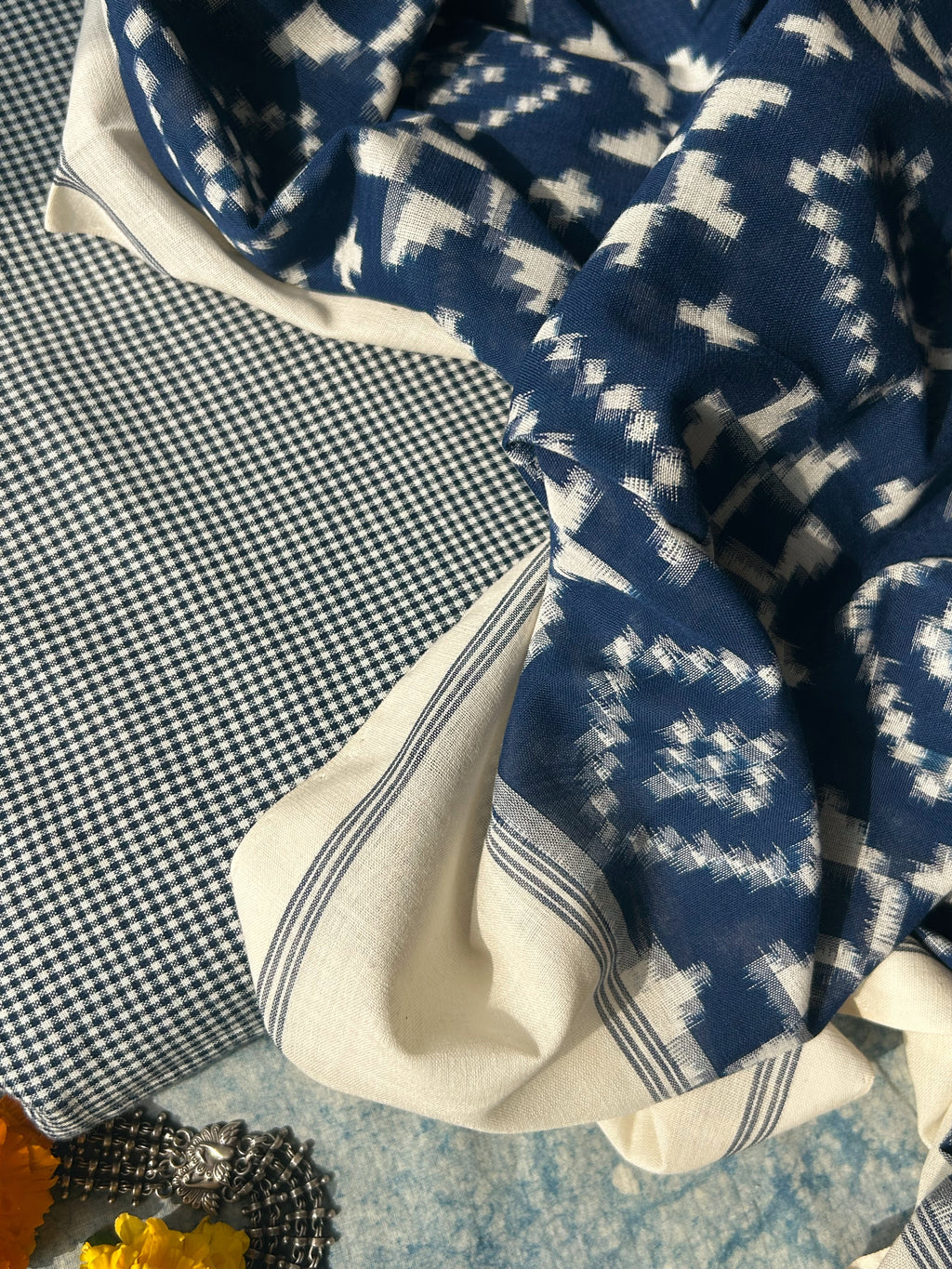 Handwoven Ikat Kurta Telia Dupatta Set