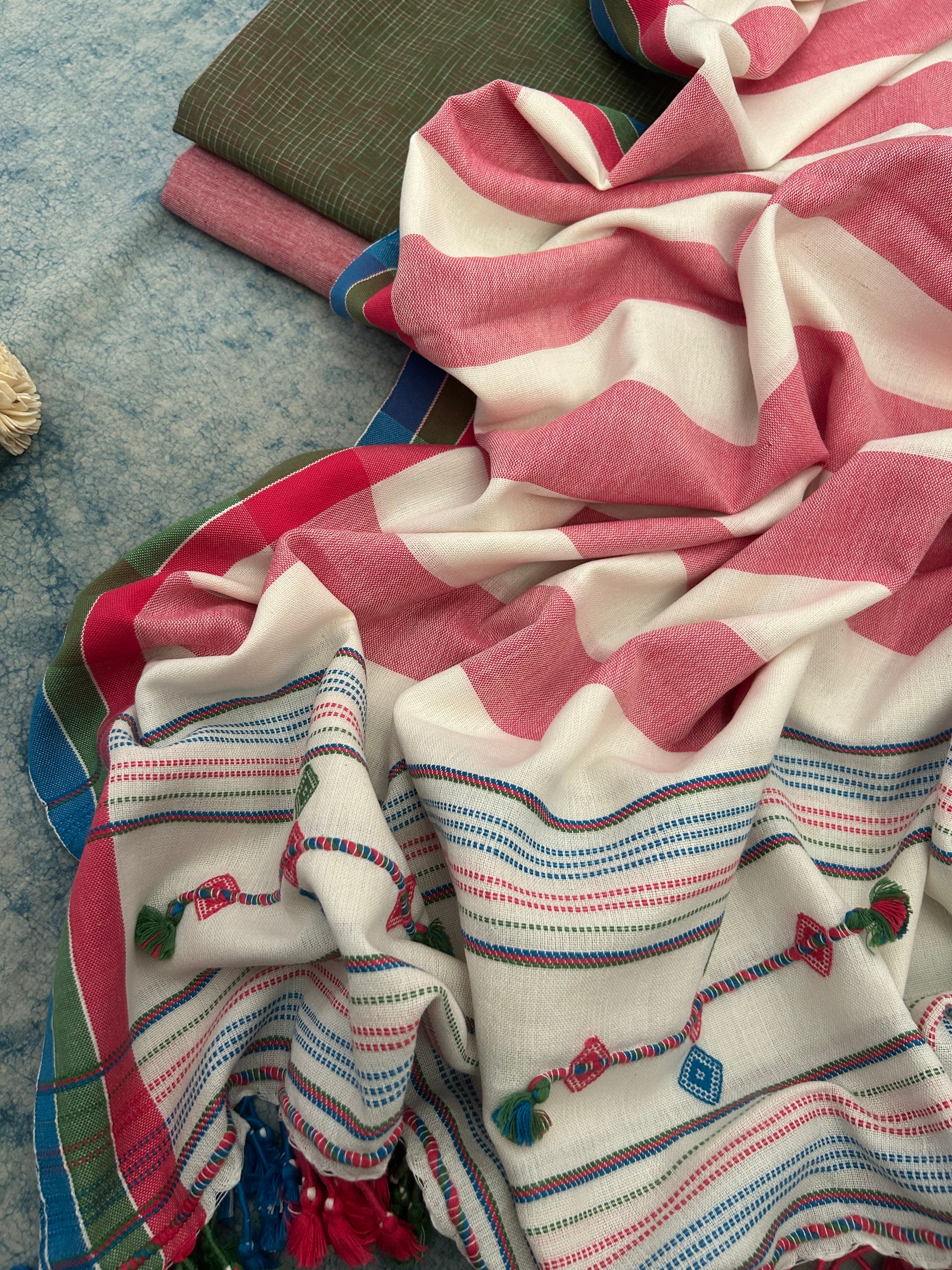 Handwoven Bhujodi Set - Green Red and Peach Pink