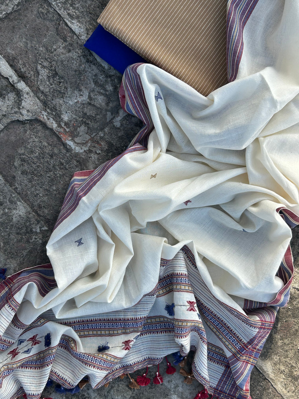 Safar - Handwoven Bhujodi Set