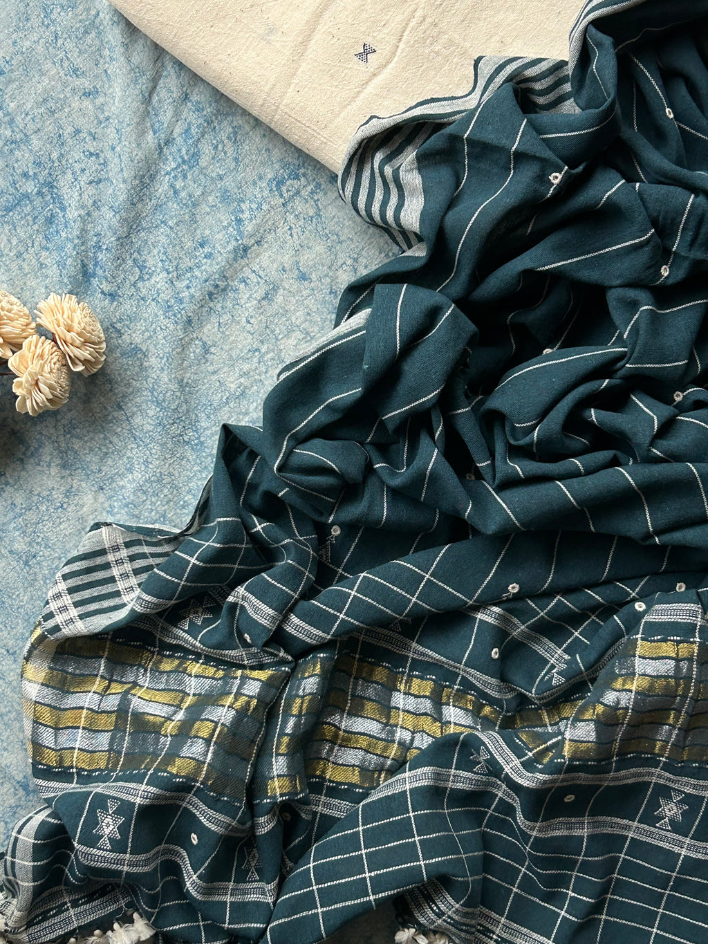 Savera - Handwoven Bhujodi Kala Cotton Set