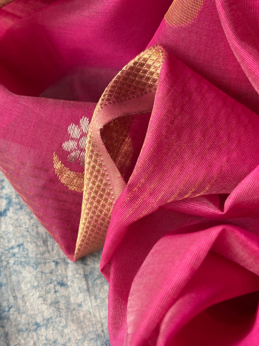 Raani - Handwoven Maheshwari Kurta Dupatta Set