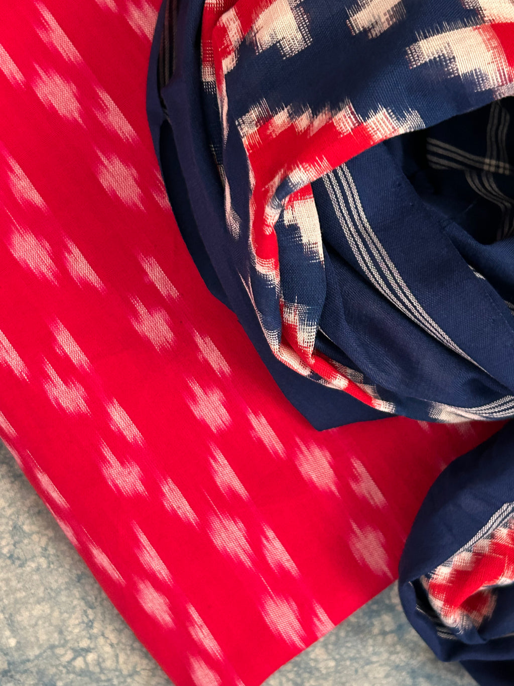 Handwoven Ikat Kurta Telia Dupatta Set