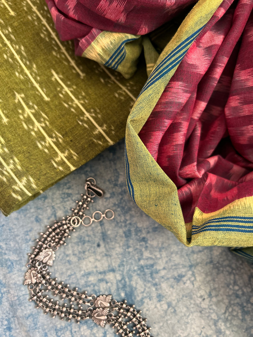 Handwoven Ikat Kurta Telia Dupatta Set