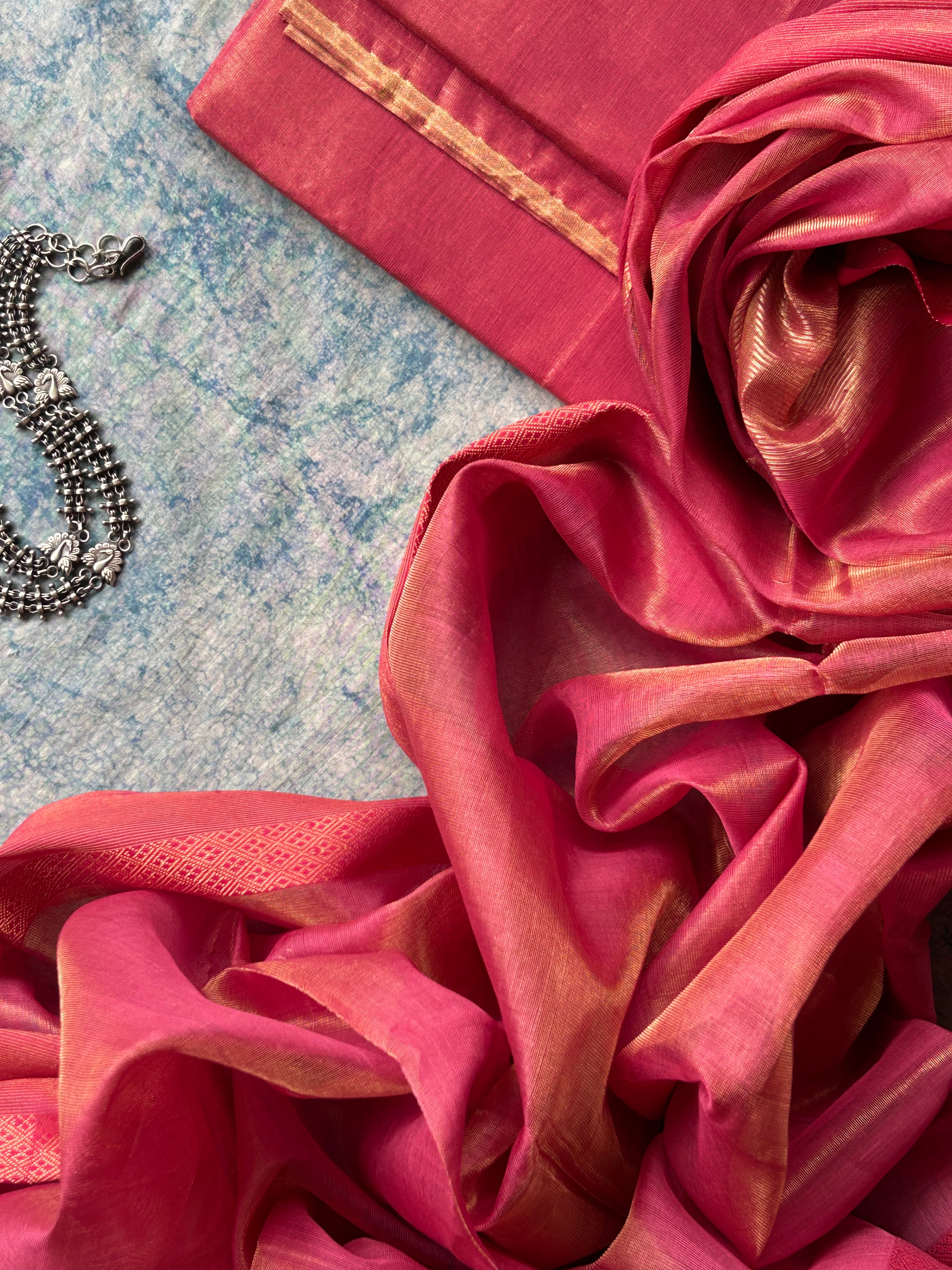 Raagini - Handwoven Maheshwari Kurta Dupatta Set