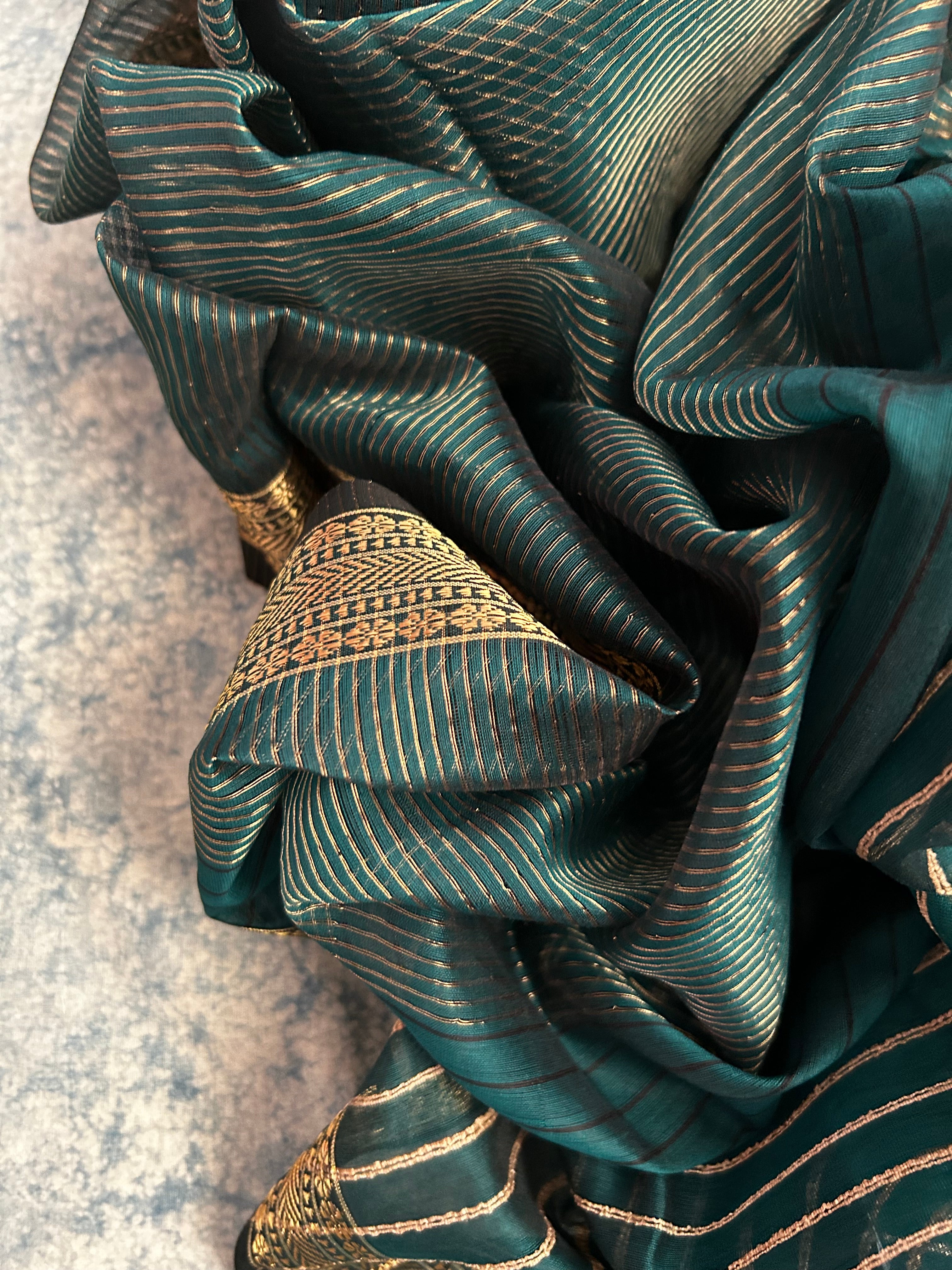 Handwoven Maheshwari Kurta Dupatta Set