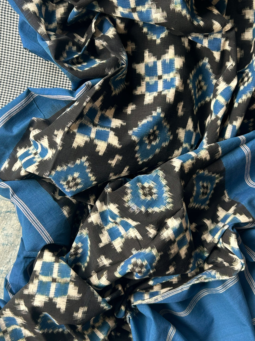 Handwoven Ikat Kurta Telia Dupatta Set