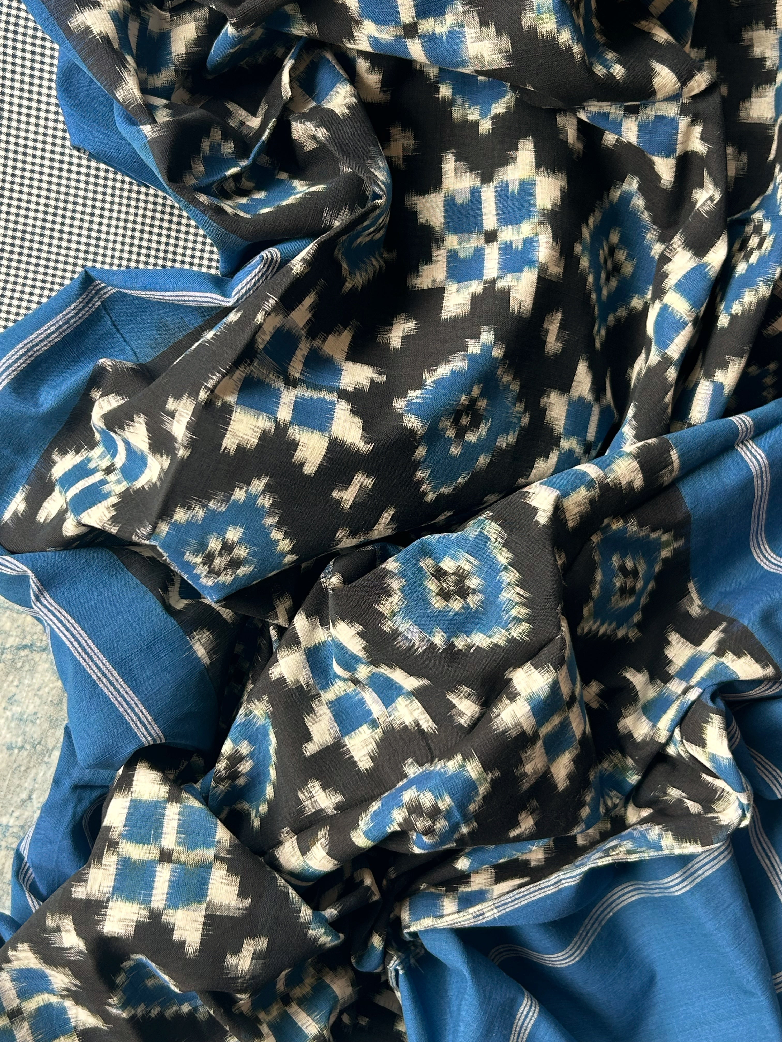 Handwoven Ikat Kurta Telia Dupatta Set