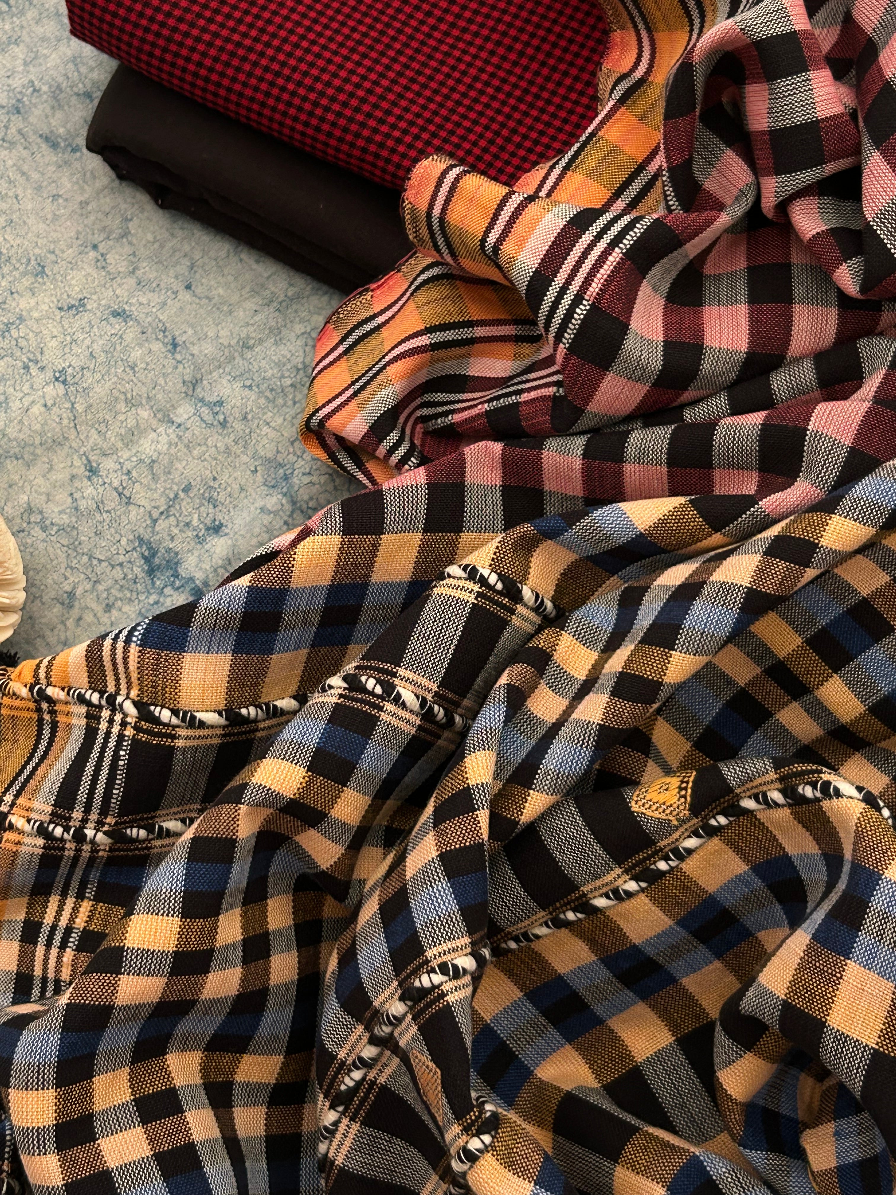 Handwoven Bhujodi Set - Red and Black