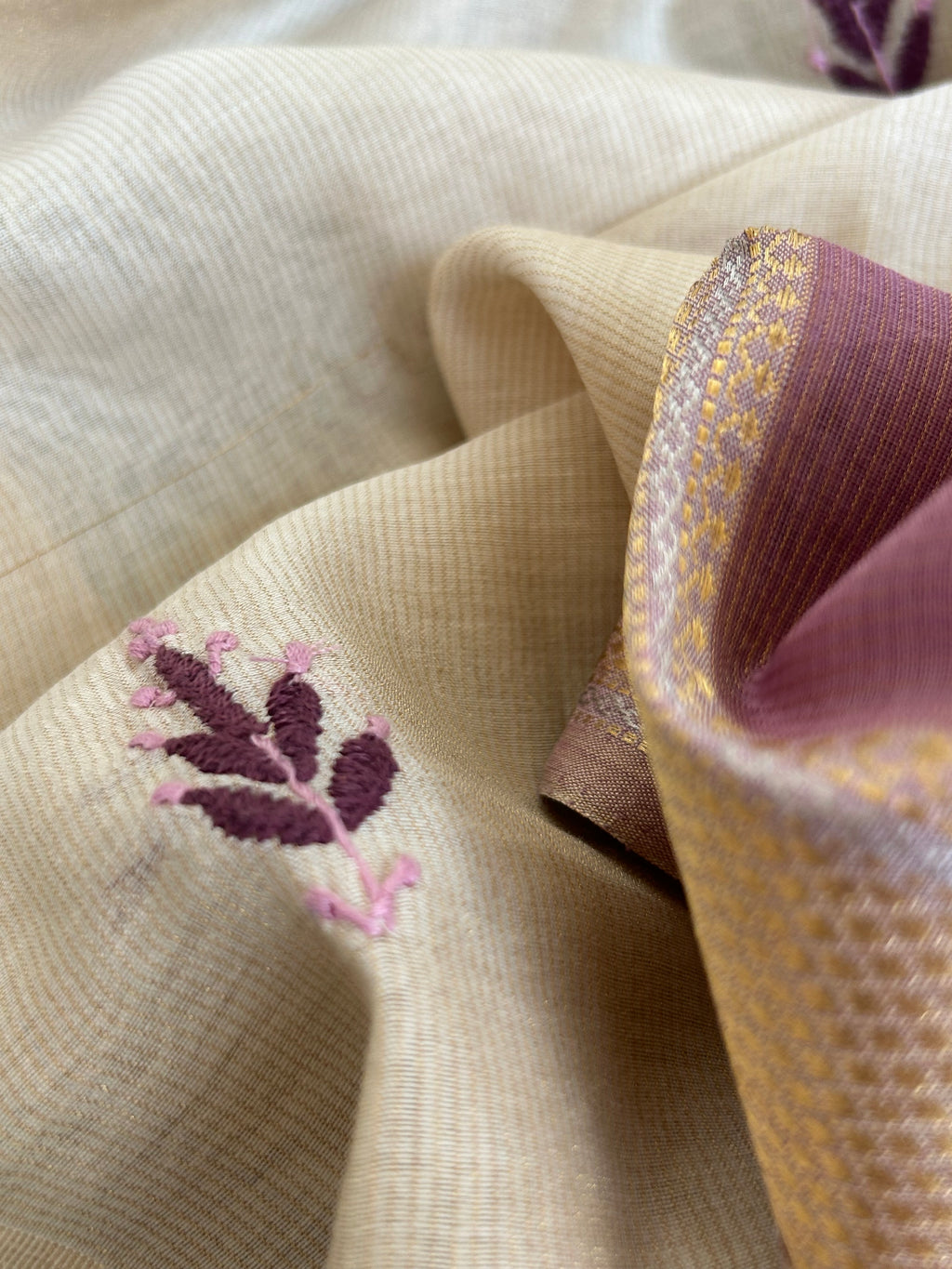 Handwoven Chikankari Work Maheshwari Set