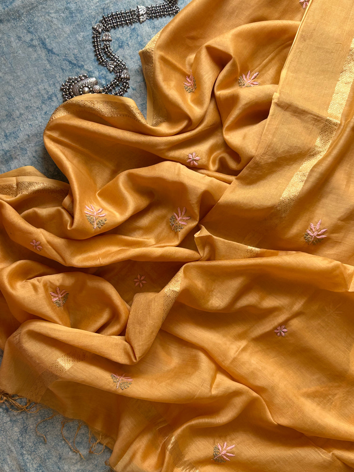 Avira - Handwoven Chikankari Work Maheshwari Set
