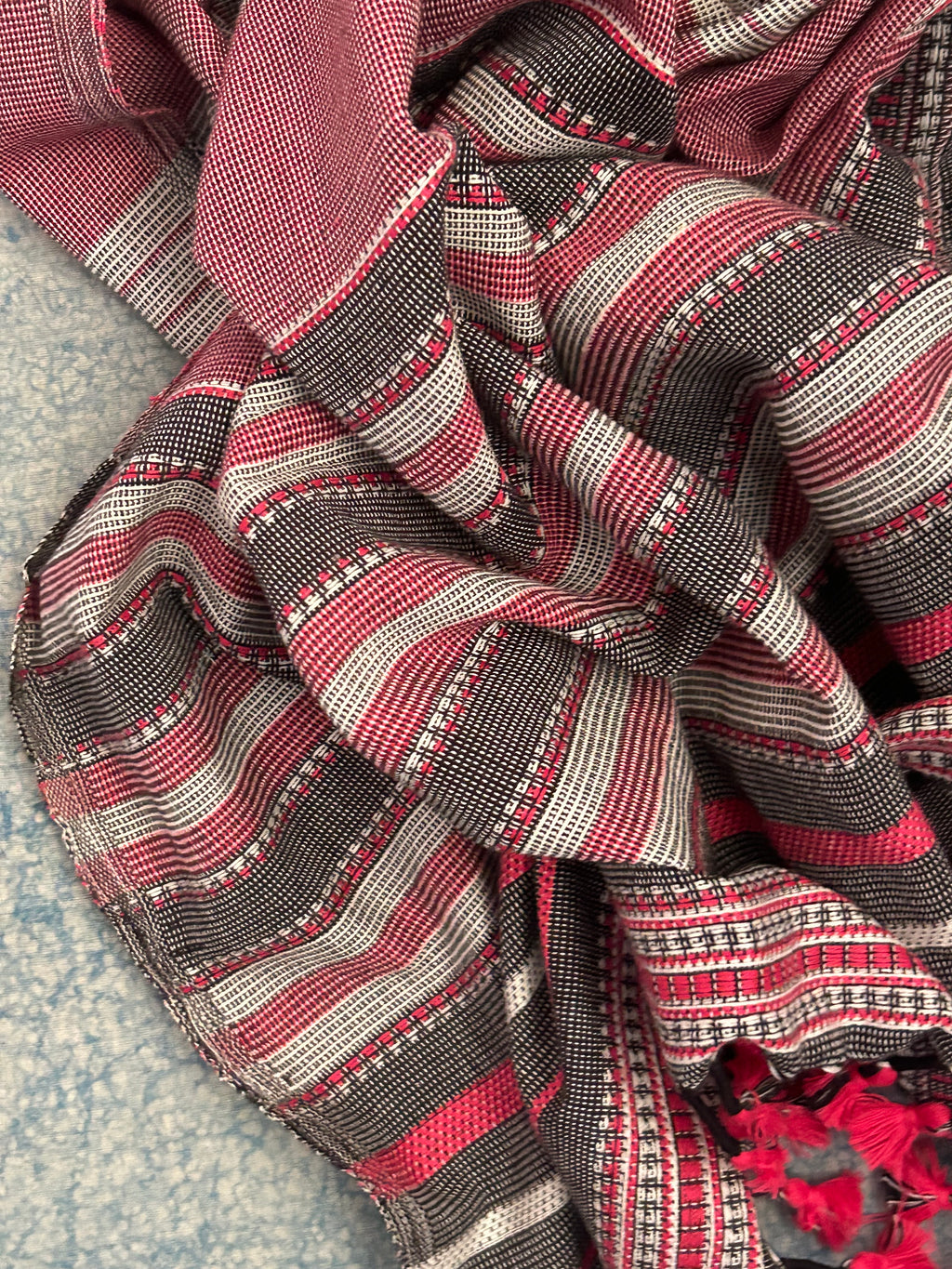 Handwoven Bhujodi Set - Black and Maroon