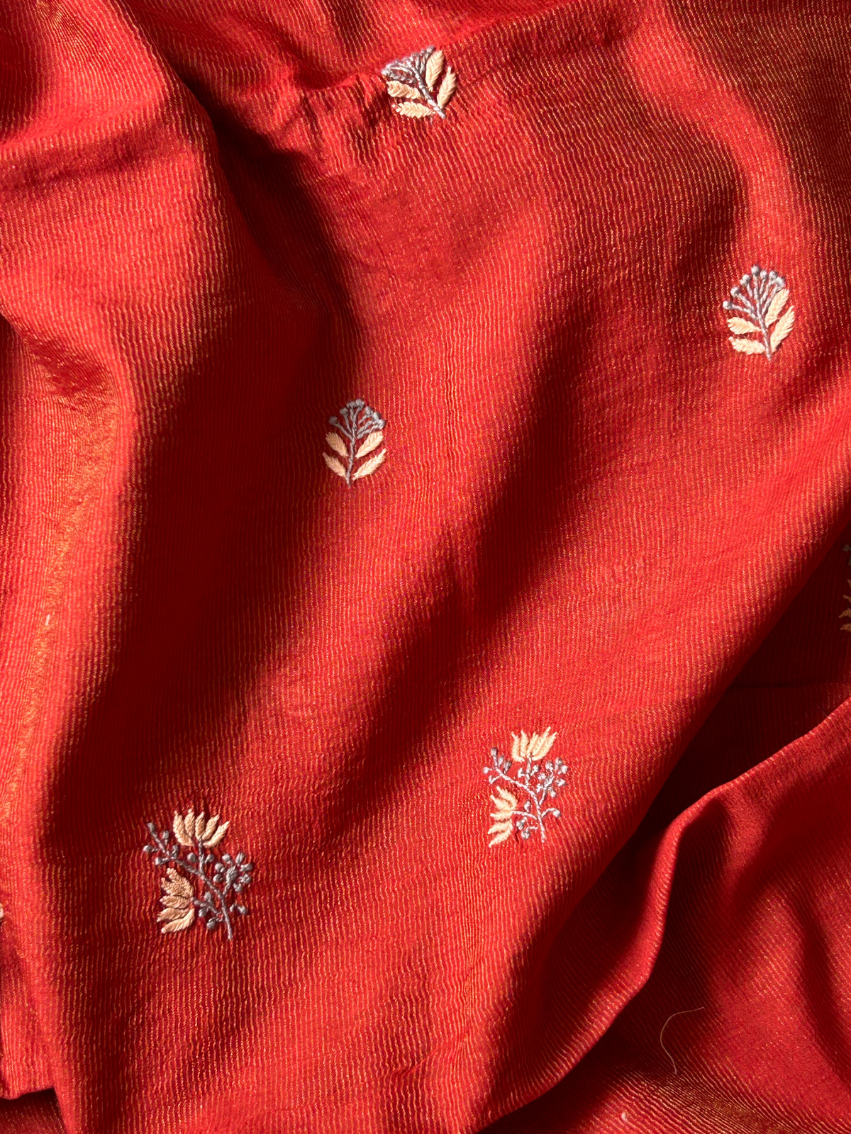 Ketaki- Handwoven Chikankari Work Maheshwari Tissue Set