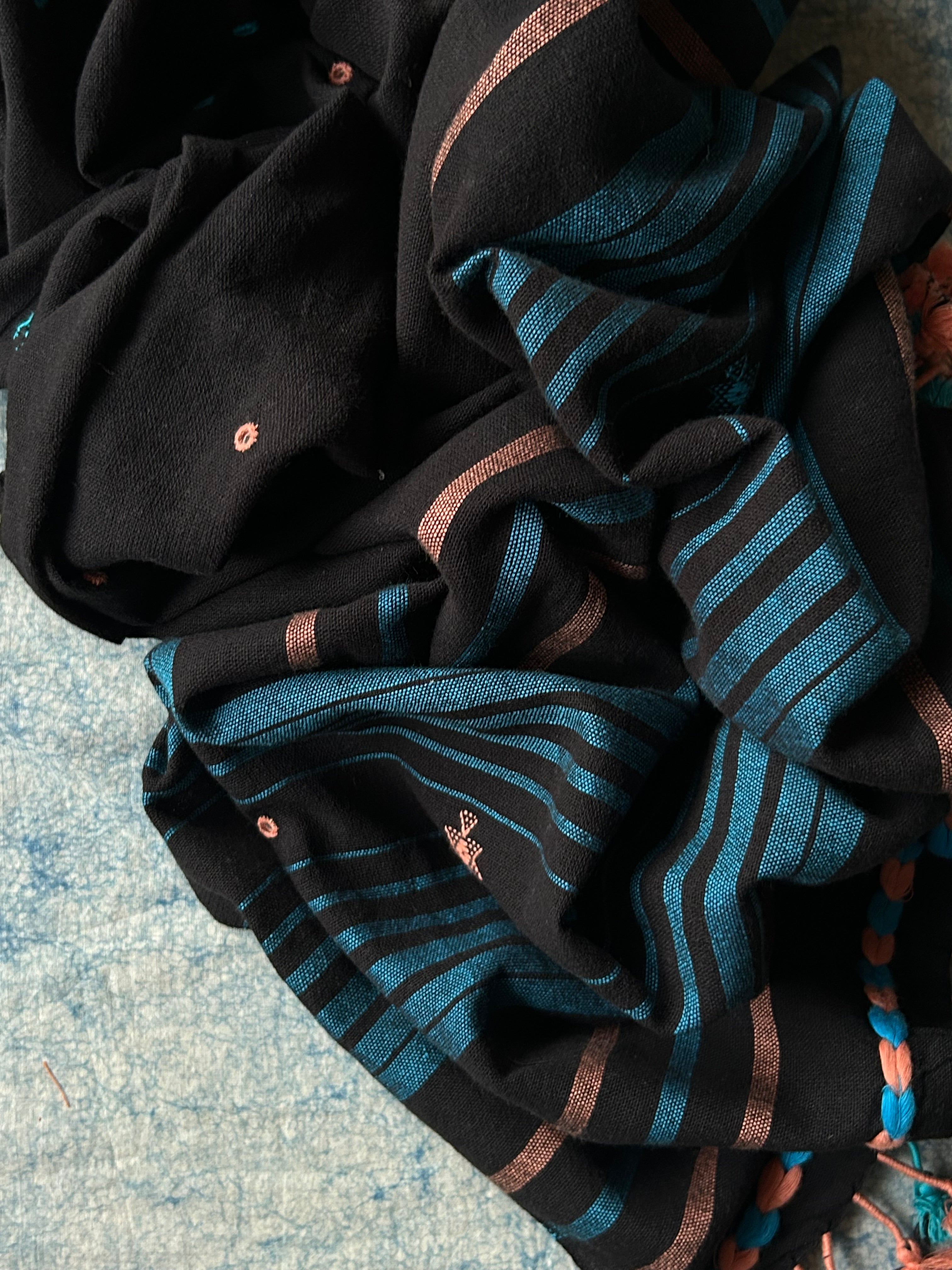 Rimjhim - Handwoven Bhujodi Kala Cotton Set