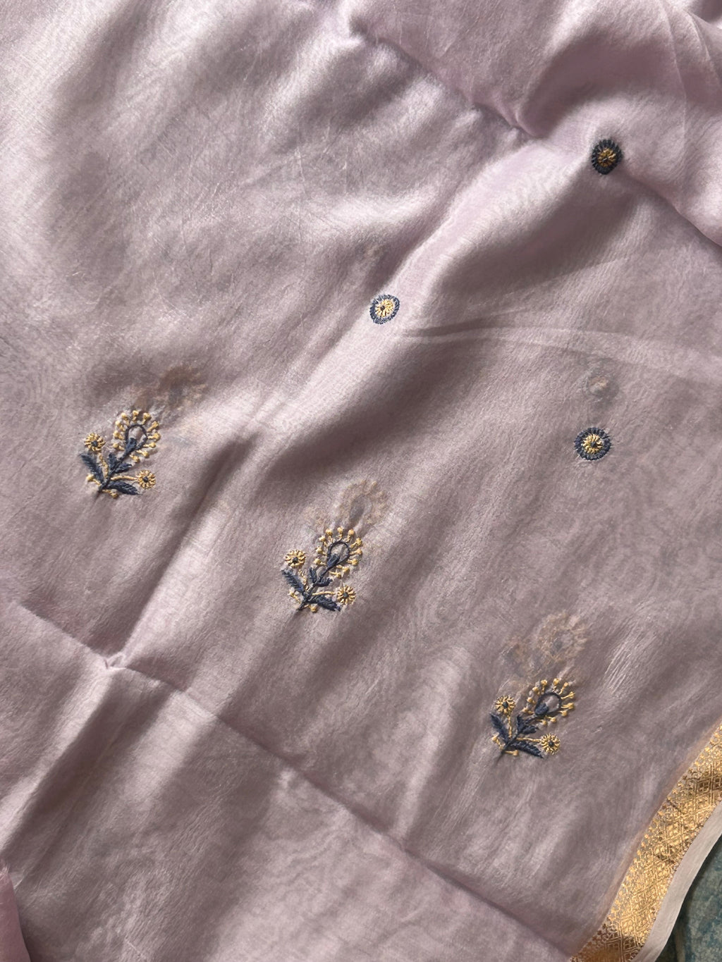 Vaibhavi - Handwoven Chikankari Work Maheshwari Set