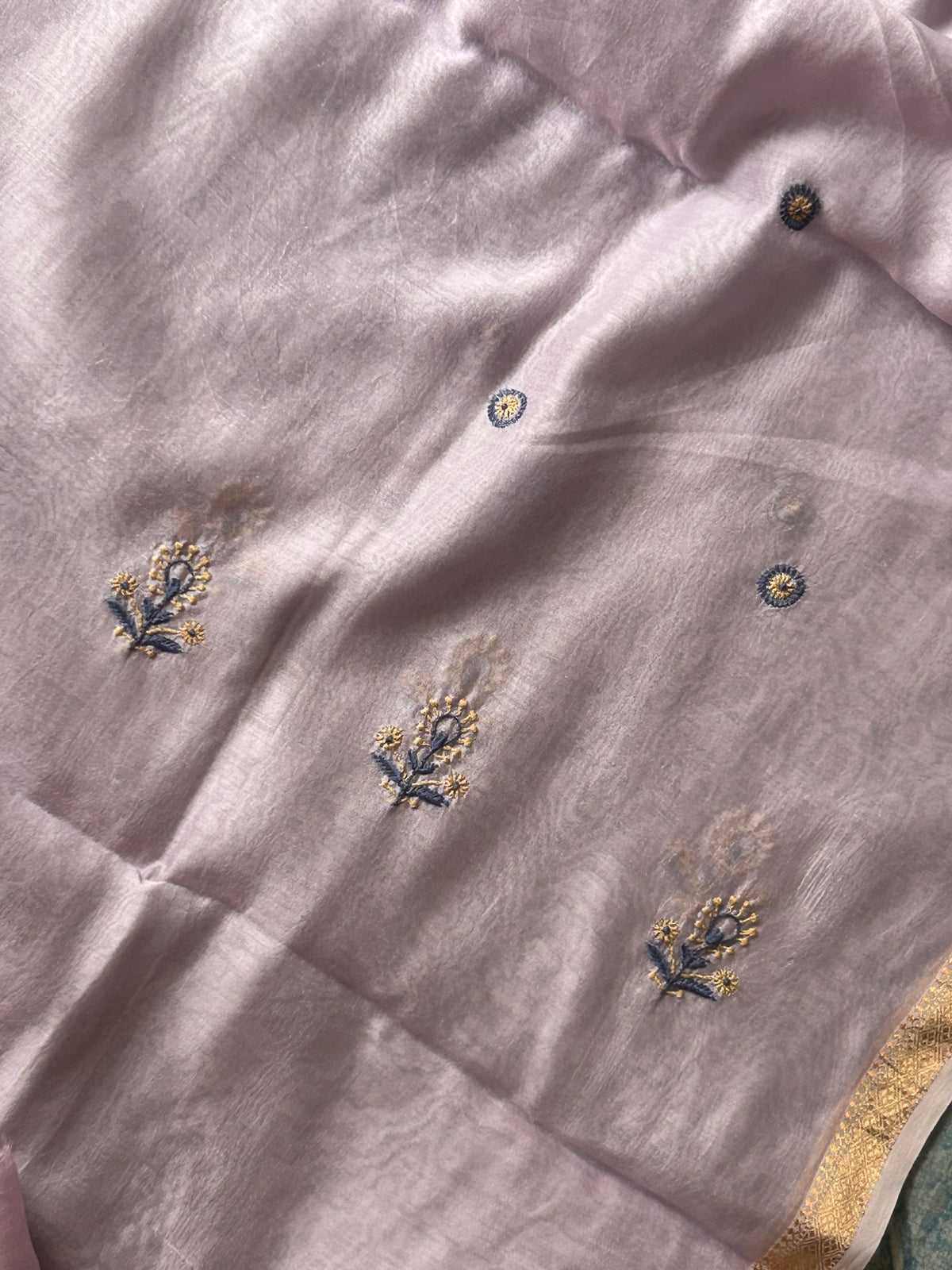 Vaibhavi - Handwoven Chikankari Work Maheshwari Set