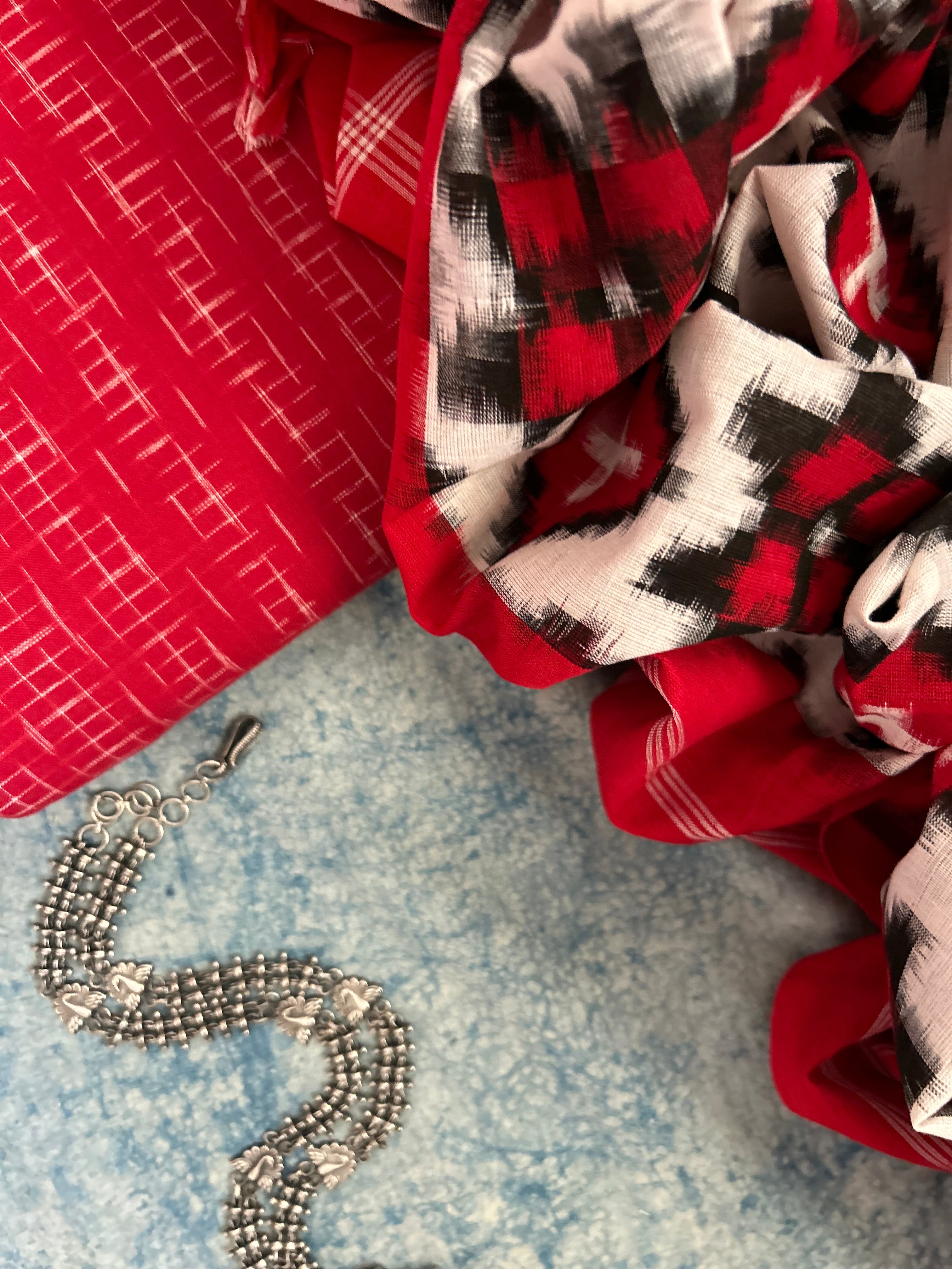 Handwoven Ikat Kurta Telia Dupatta Set