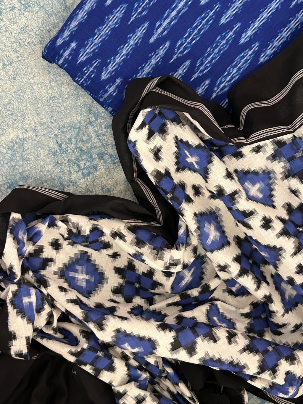 Handwoven Ikat Kurta Telia Dupatta Set