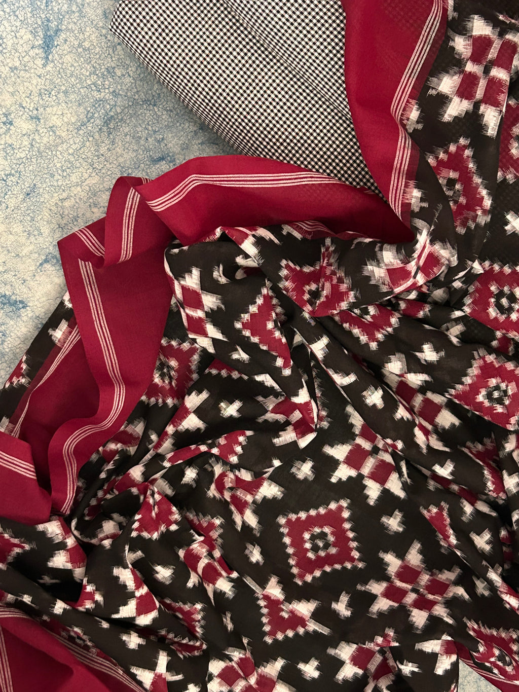 Handwoven Ikat Kurta Telia Dupatta Set