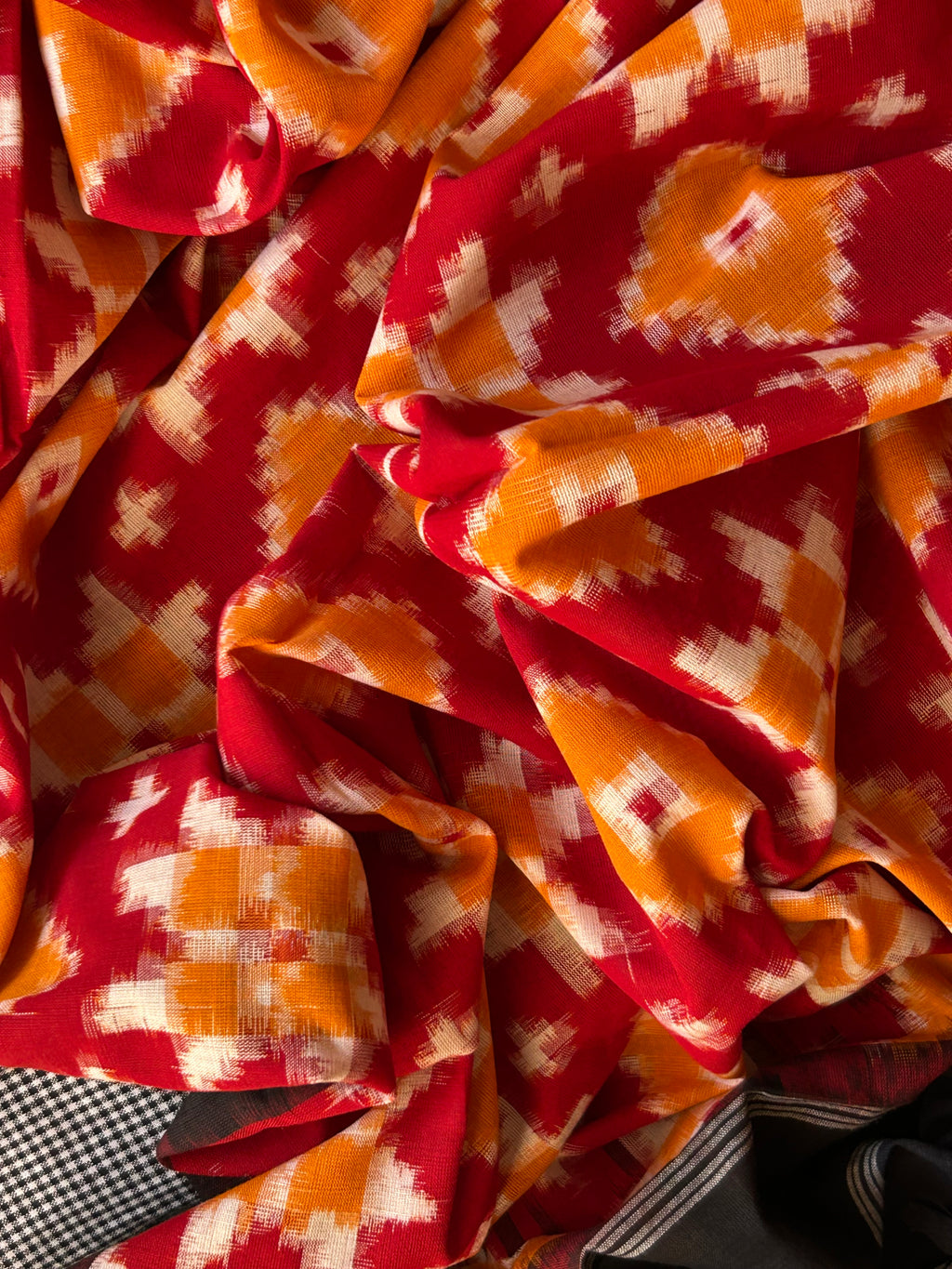 Handwoven Ikat Kurta Telia Dupatta Set
