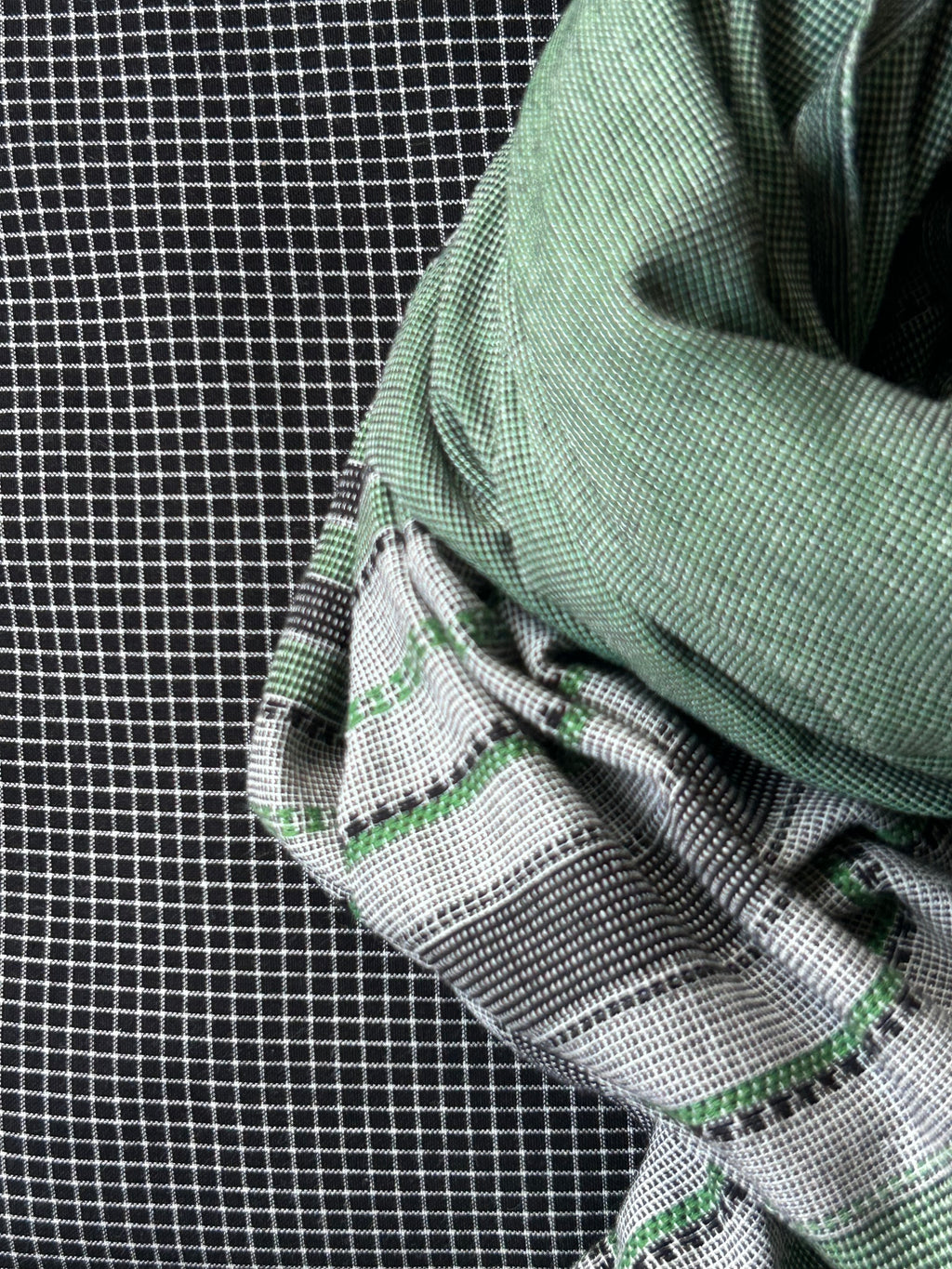 Taraangan - Handwoven Bhujodi Set