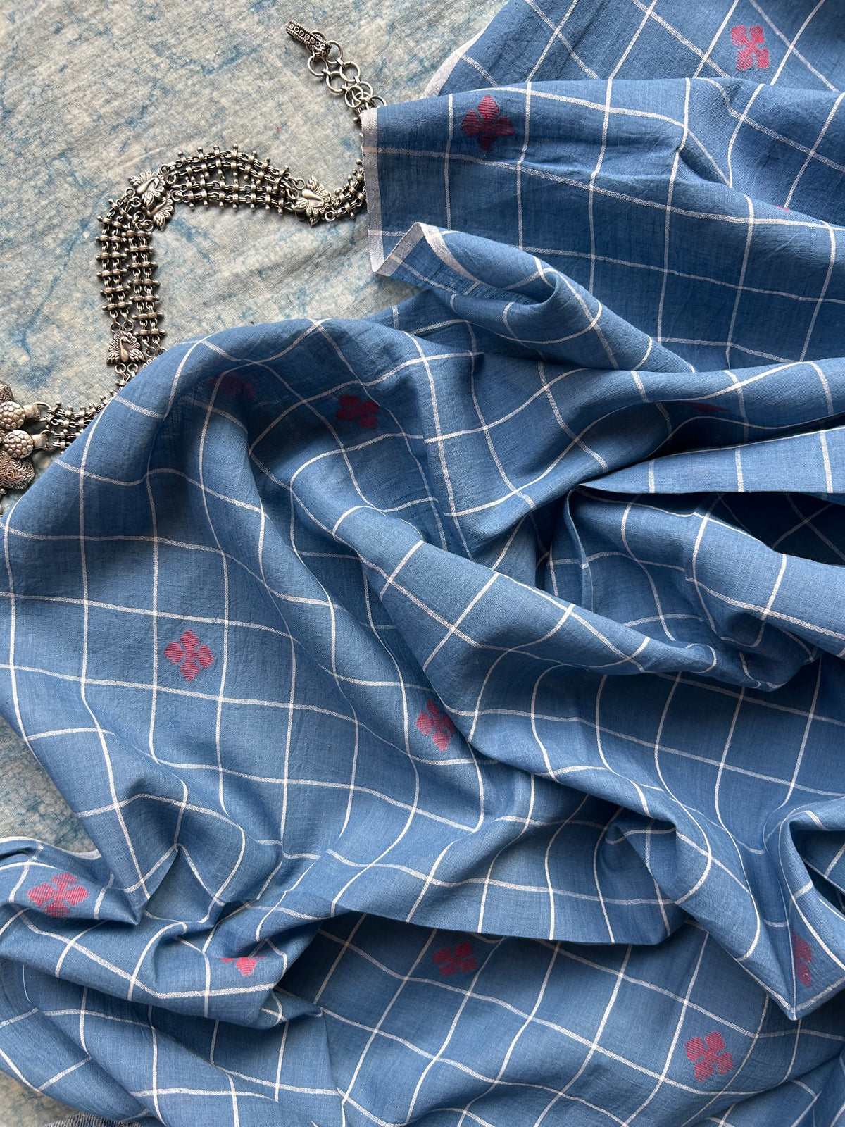 Siddhi - Handwoven Bengal Jamdani Fabric (800 INR/metre)