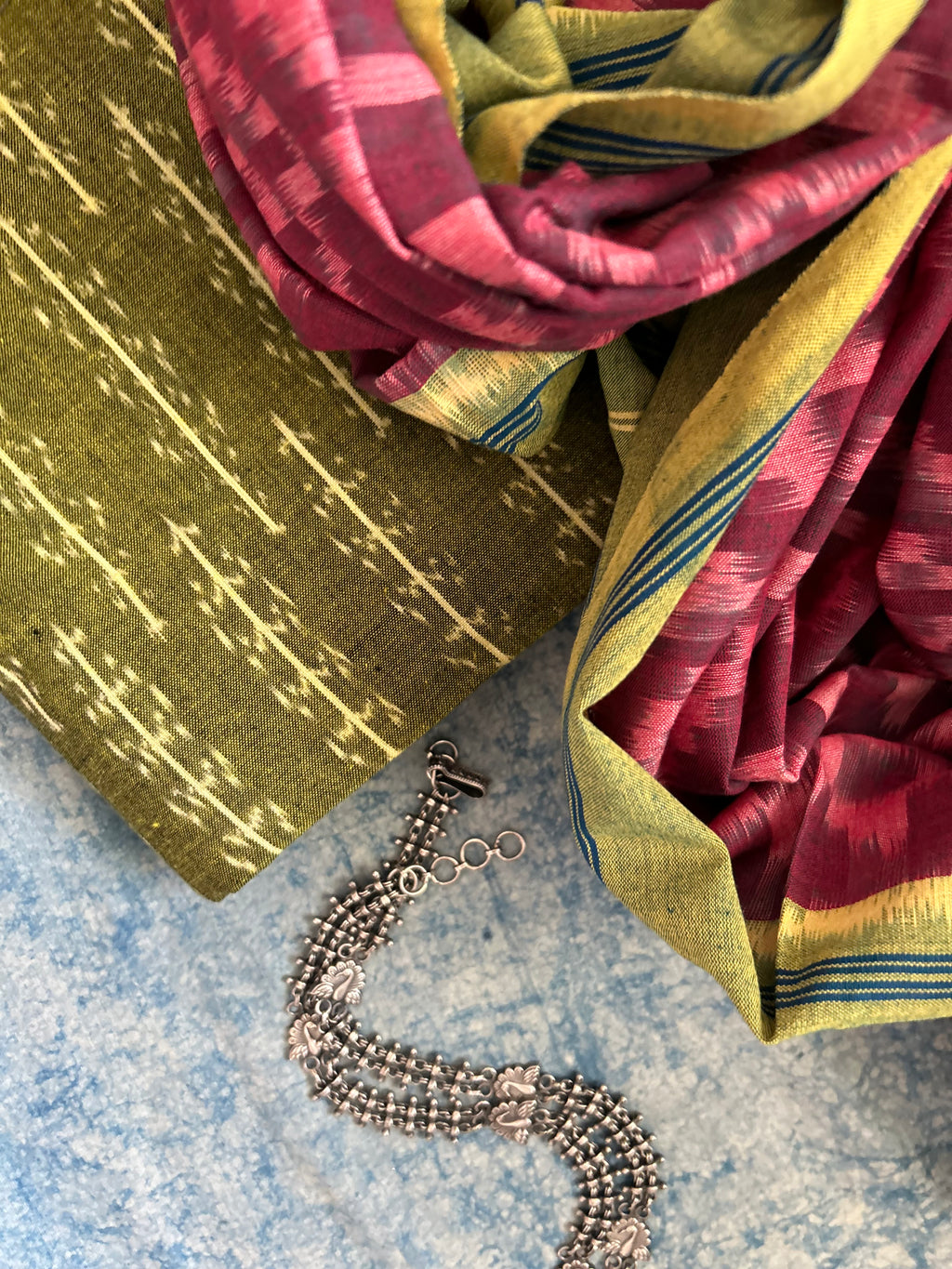 Handwoven Ikat Kurta Telia Dupatta Set