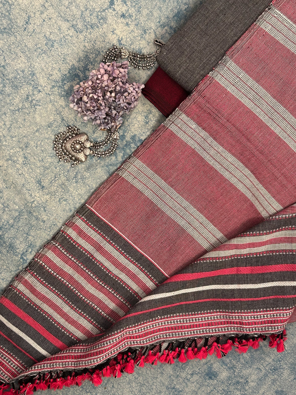 Handwoven Bhujodi Set - Black and Maroon