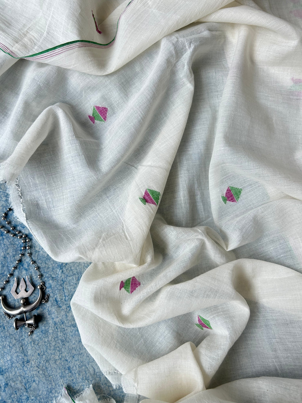 Madhumalti - Handwoven Bengal Jamdani Fabric (740 INR/metre)