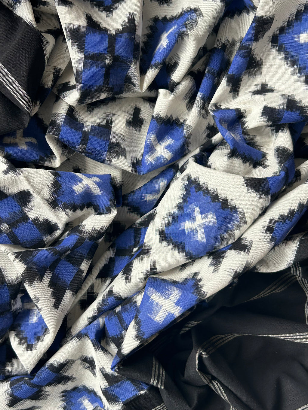 Handwoven Ikat Kurta Telia Dupatta Set