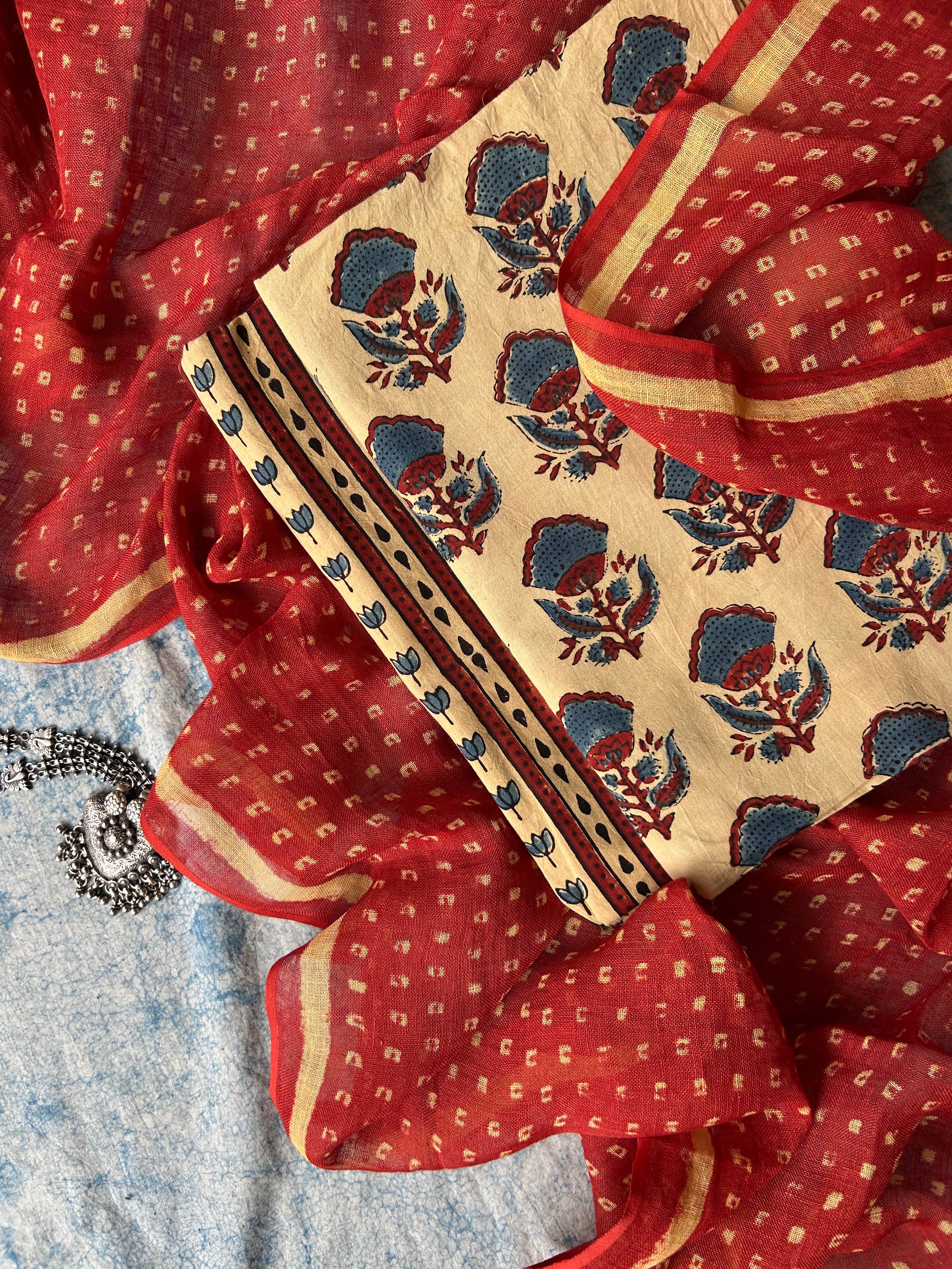 Maati - Natural Dyes Handblock Ajrakh Cotton and Linen Dupatta Set