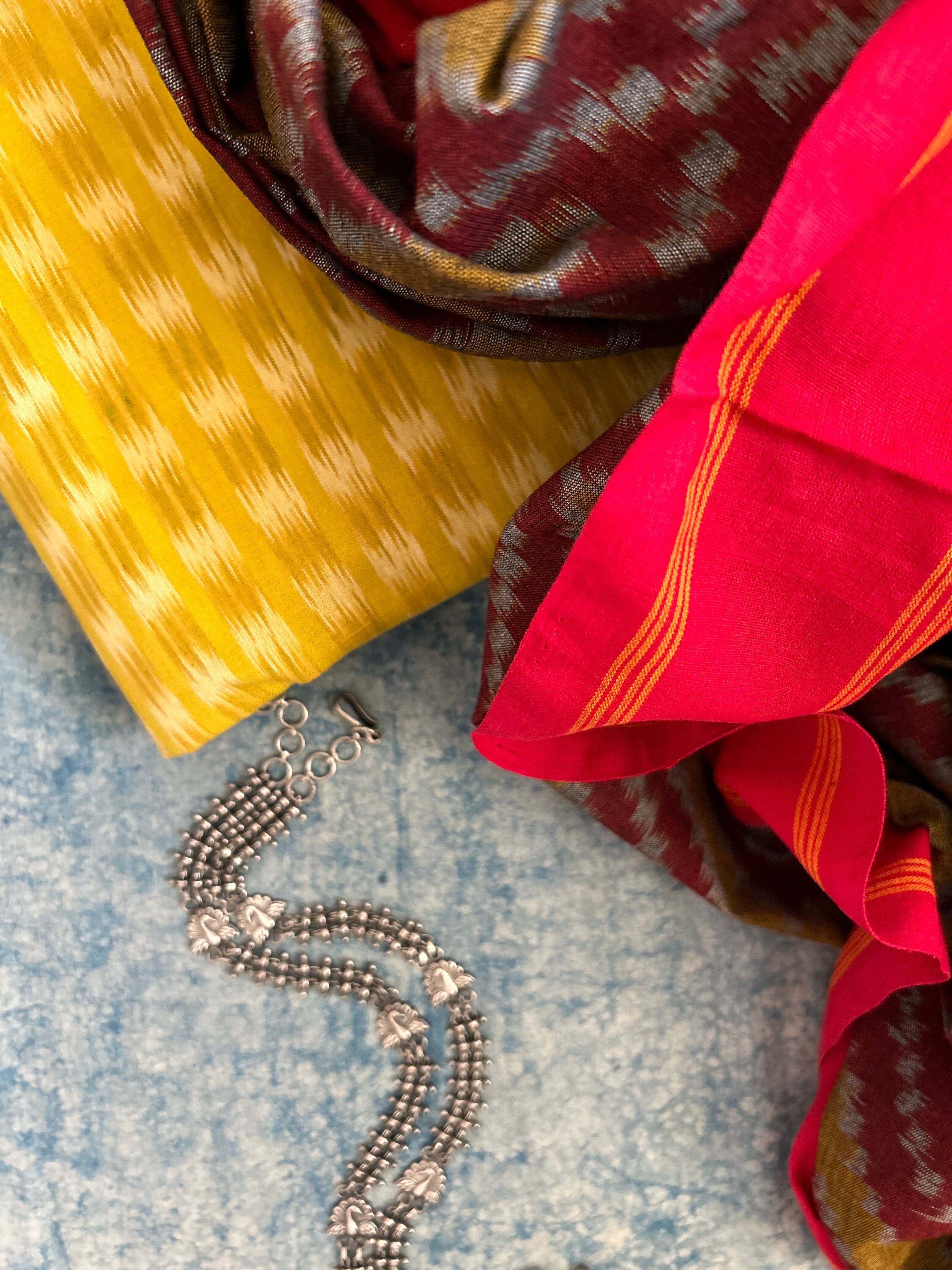 Handwoven Double Ikat Kurta Telia Dupatta Set